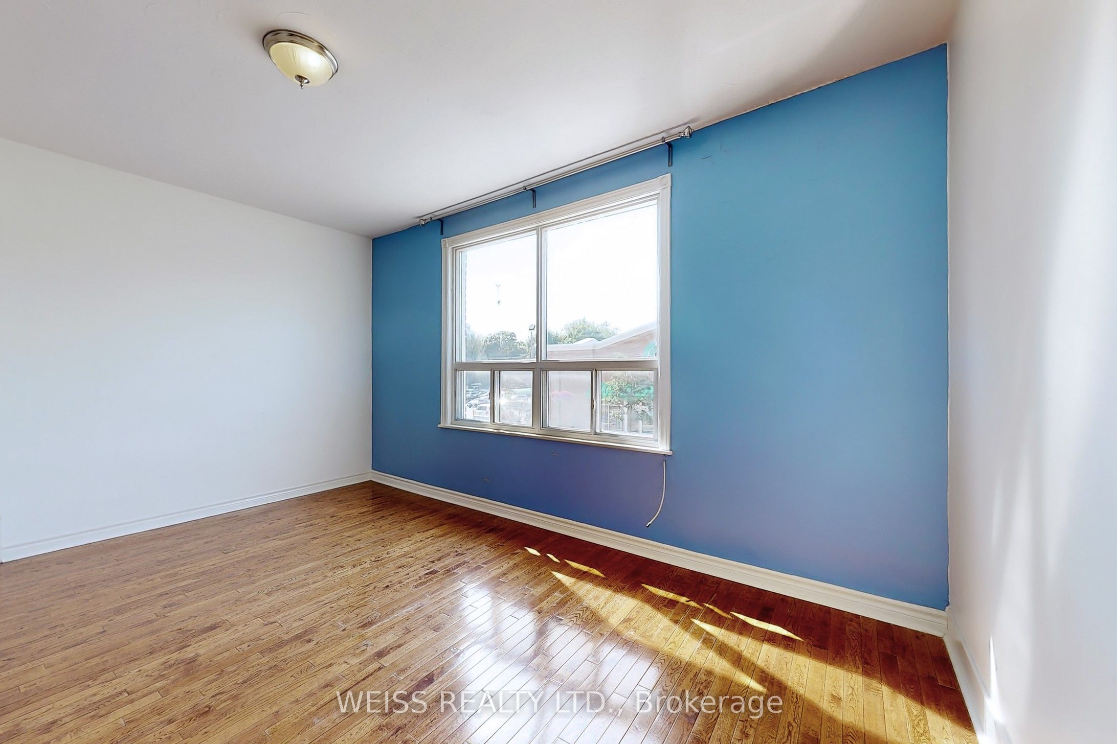 #upper - 2468 Danforth Avenue Property Photo 4