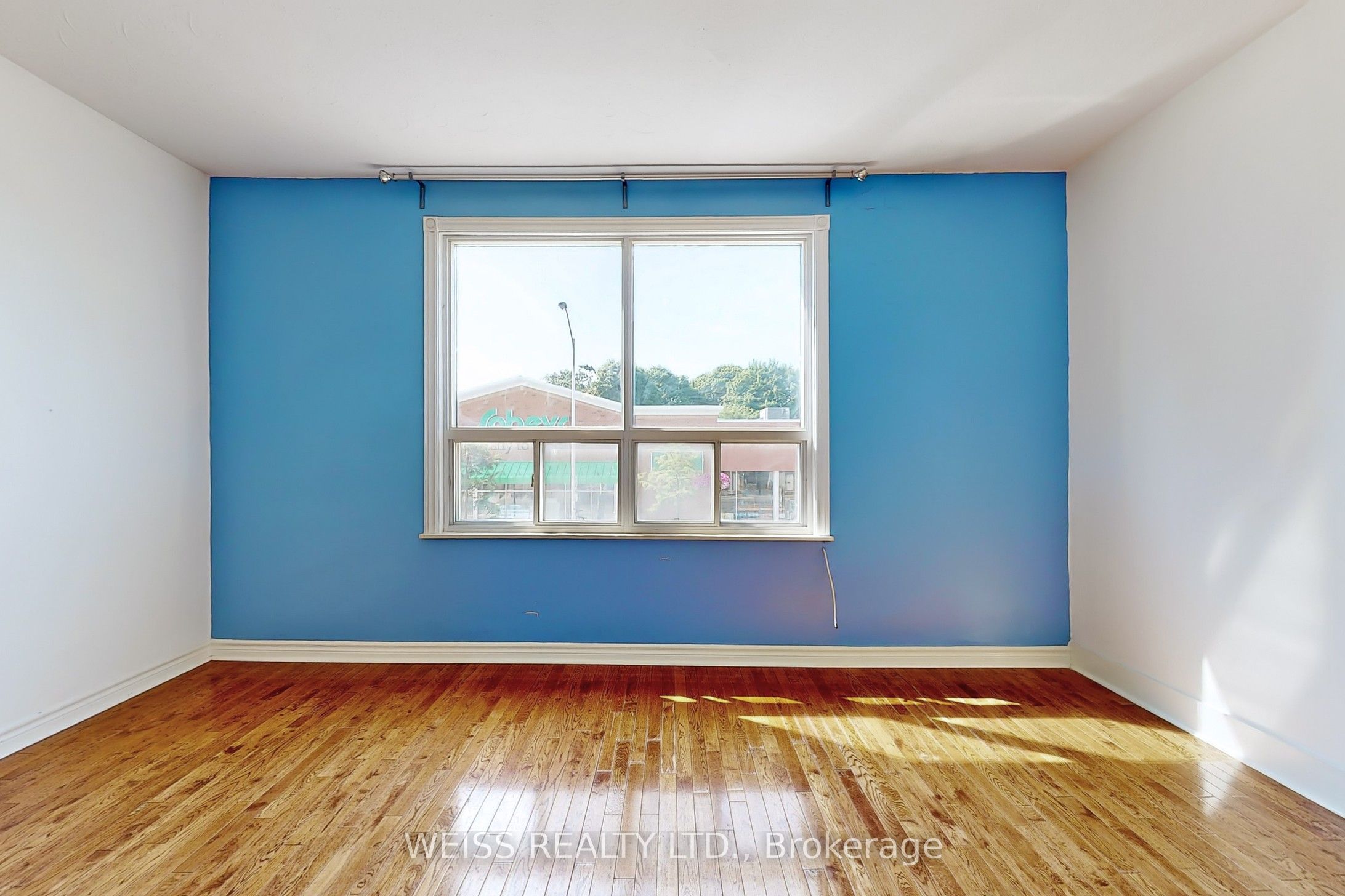 #upper - 2468 Danforth Avenue Property Photo 5