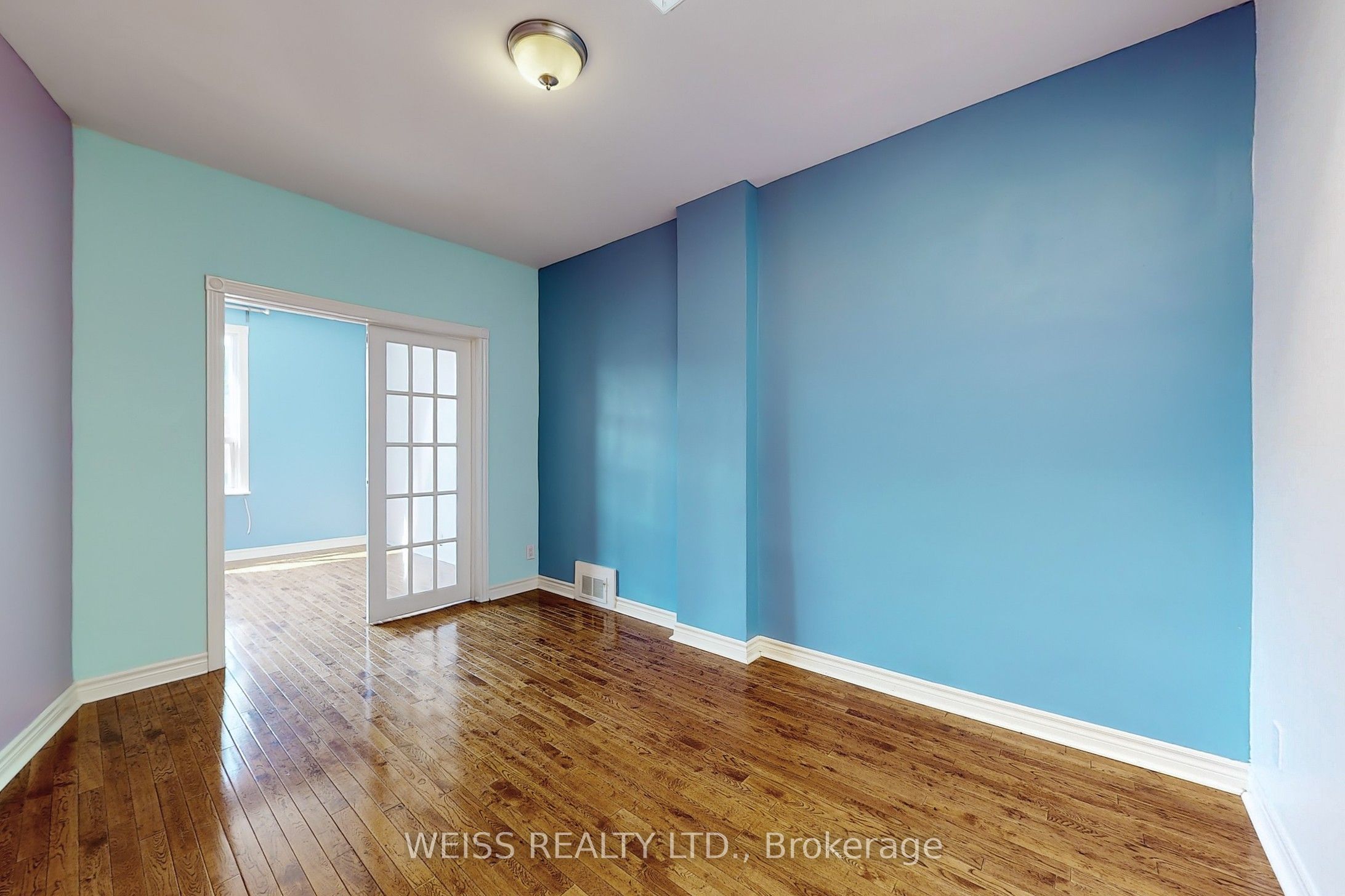 #upper - 2468 Danforth Avenue Property Photo 7