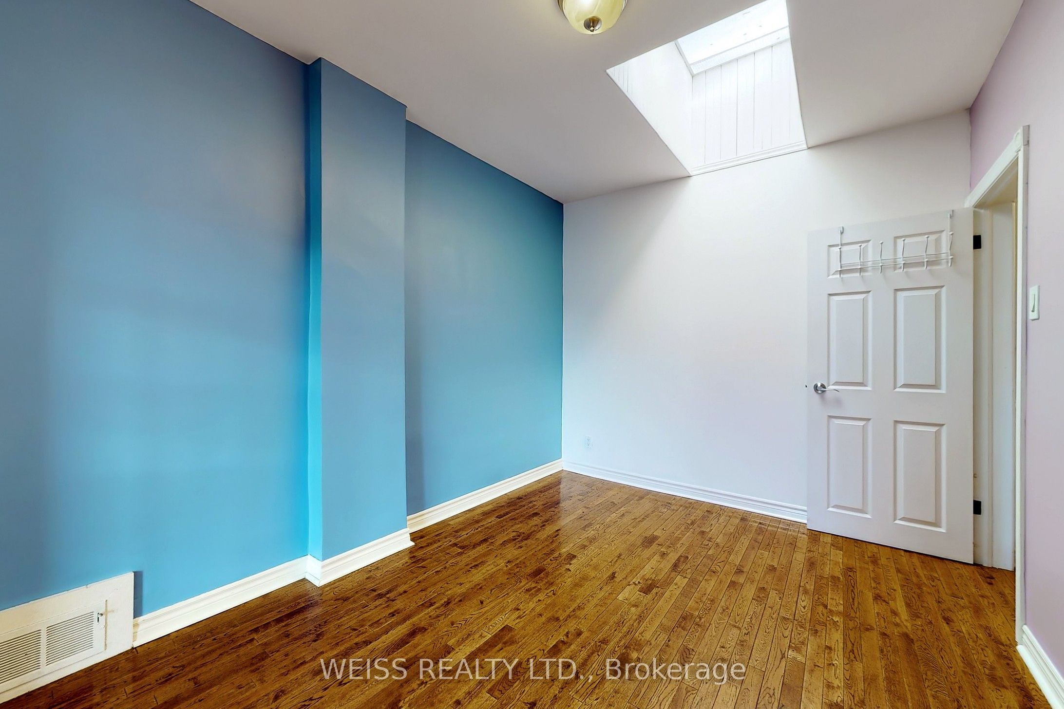 #upper - 2468 Danforth Avenue Property Photo 9