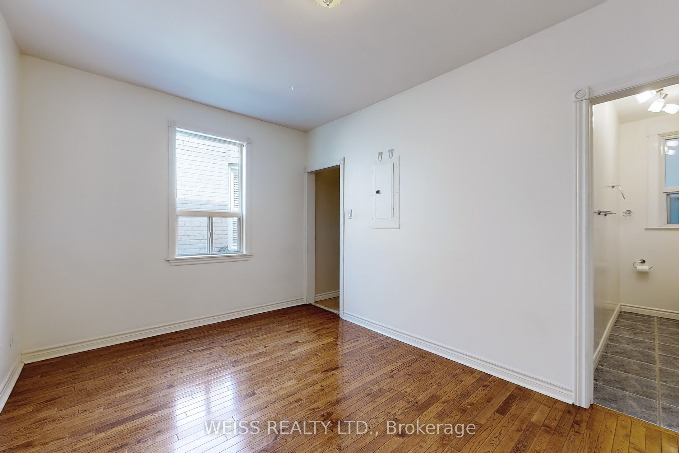 #upper - 2468 Danforth Avenue Property Photo 12