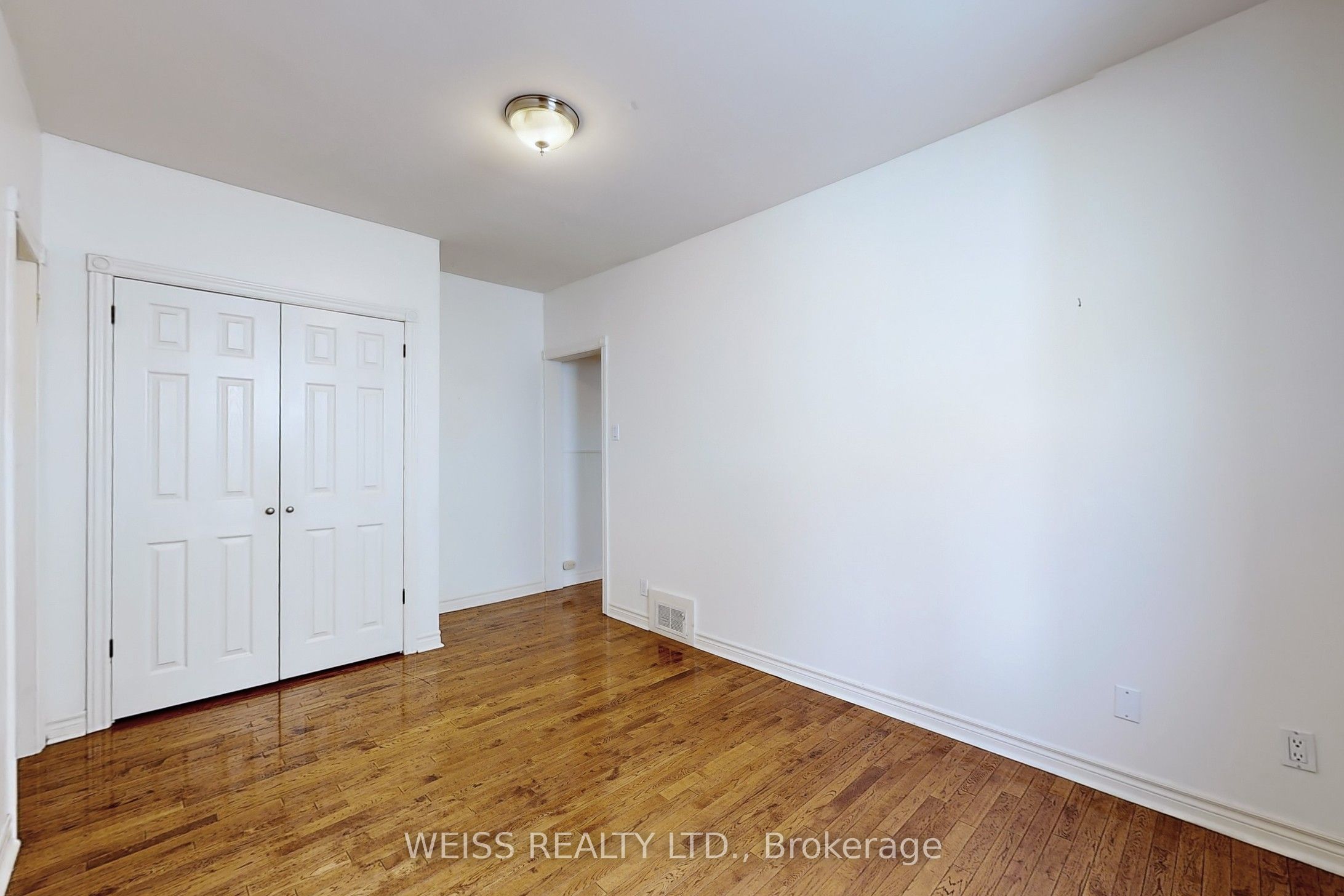 #upper - 2468 Danforth Avenue Property Photo 14