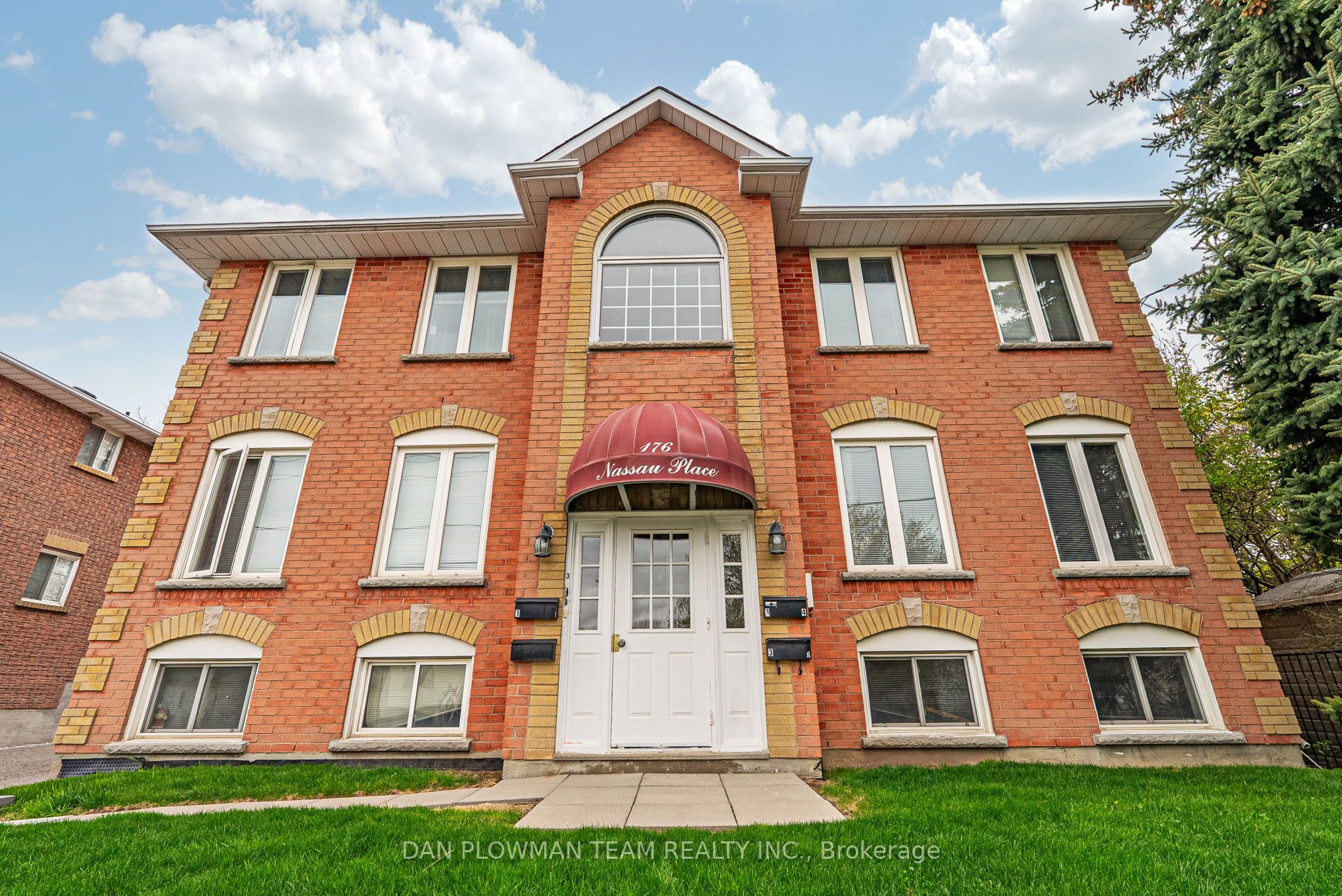 176/180 Nassau Street Property Photo 2
