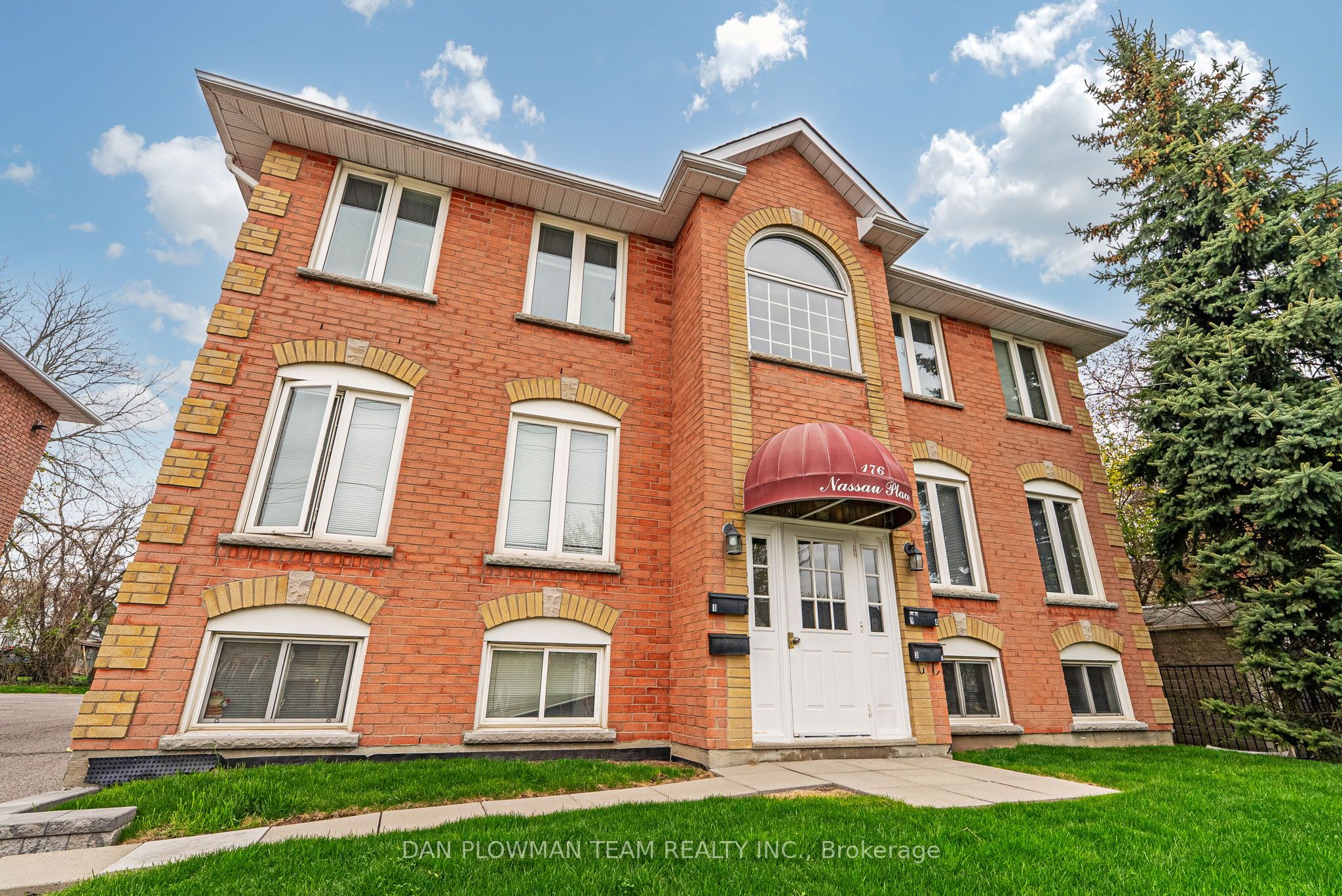 176/180 Nassau Street Property Photo 5