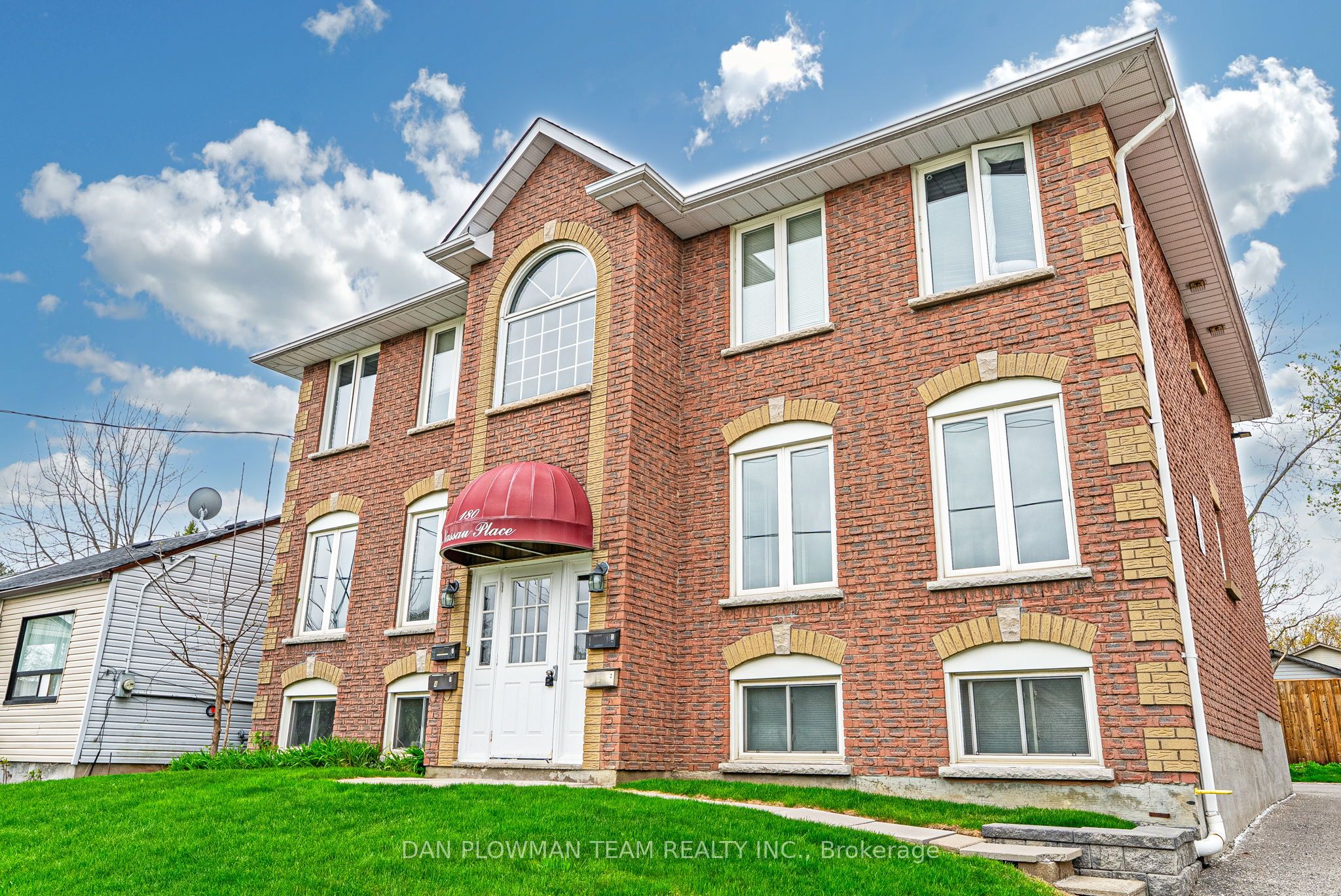 176/180 Nassau Street Property Photo 6