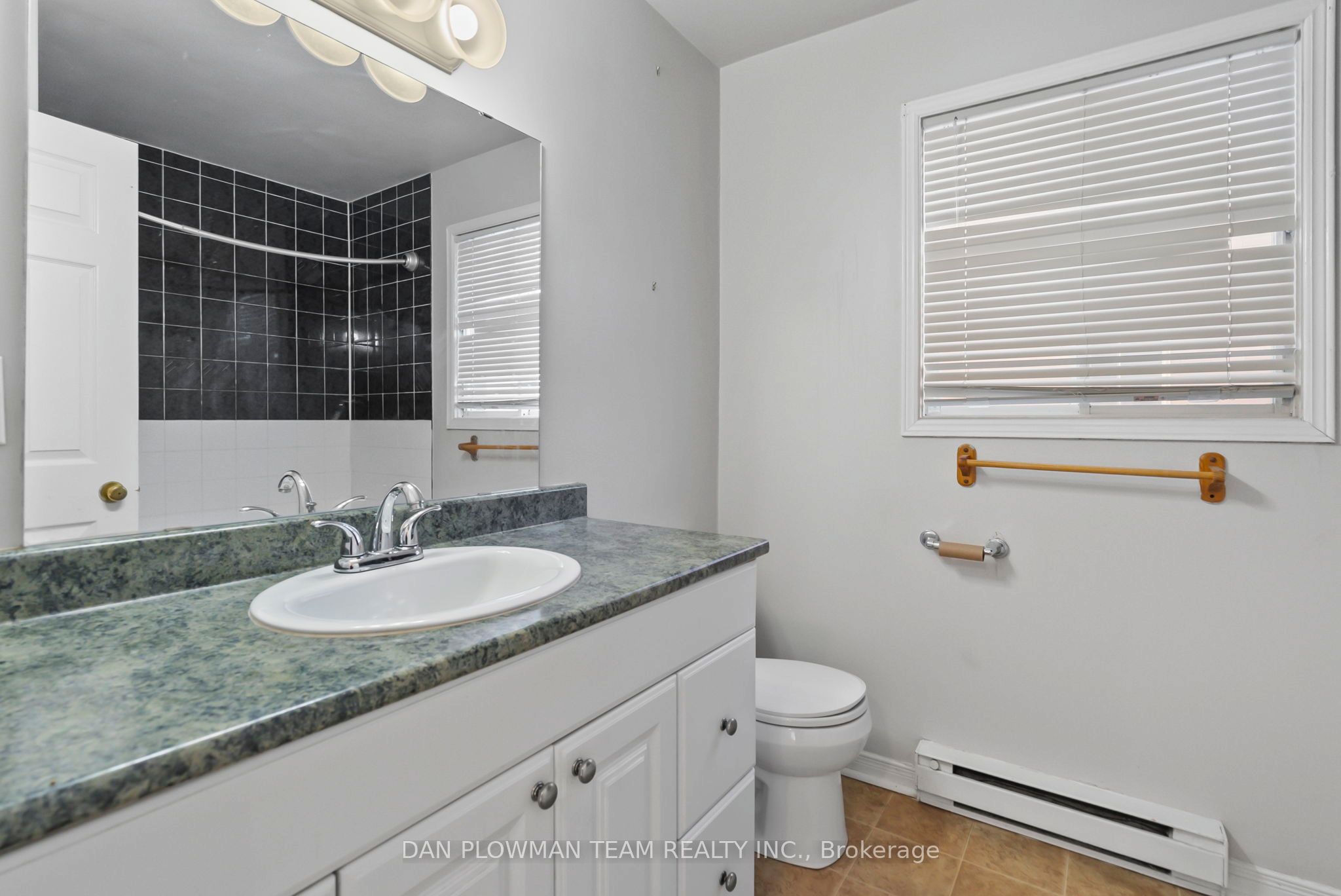 176/180 Nassau Street Property Photo 36