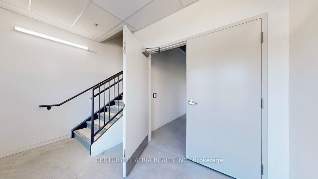 #5 - 2560 Morningside Avenue Property Photo 6