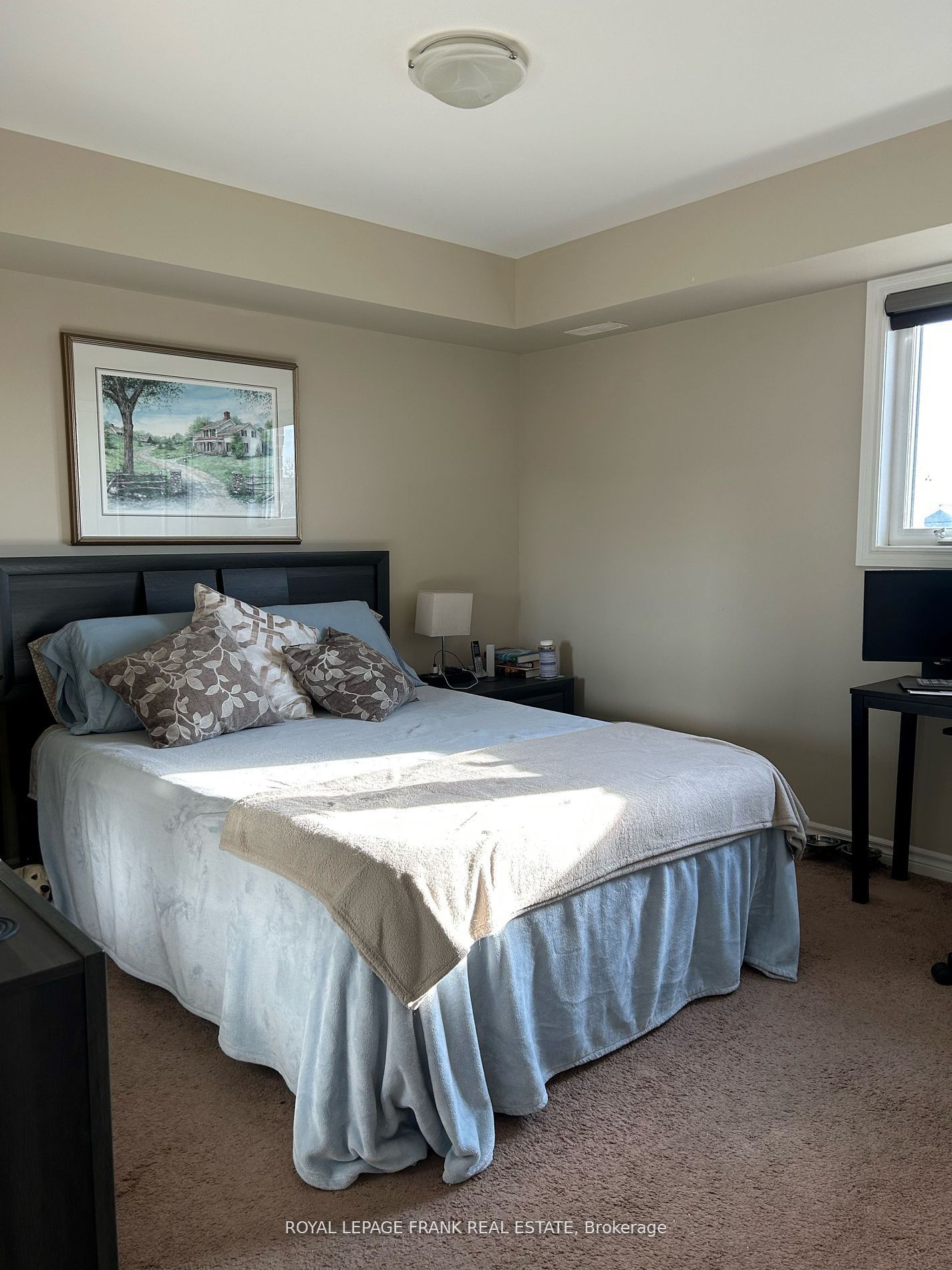 1418 Simcoe Street S Property Photo 3