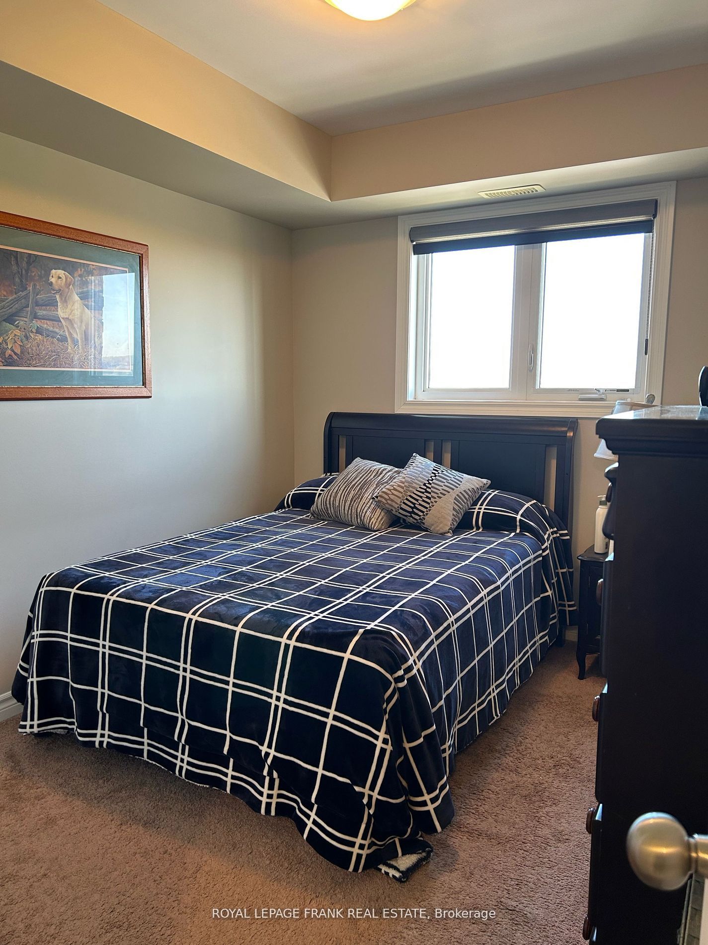 1418 Simcoe Street S Property Photo 4