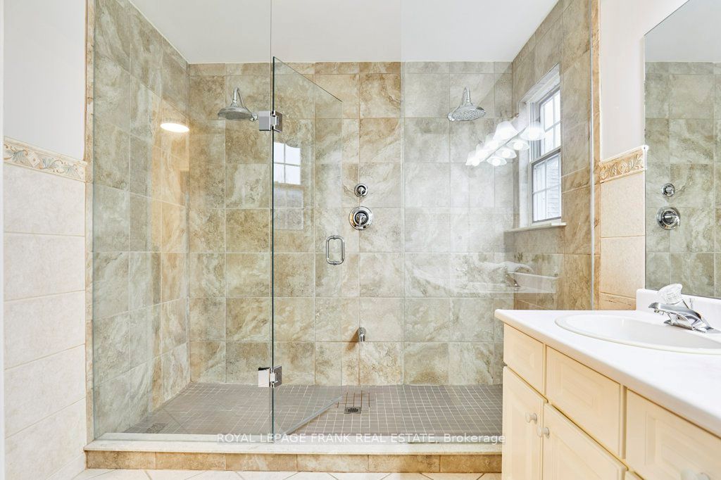 1645 Acorn Ln Property Photo 41