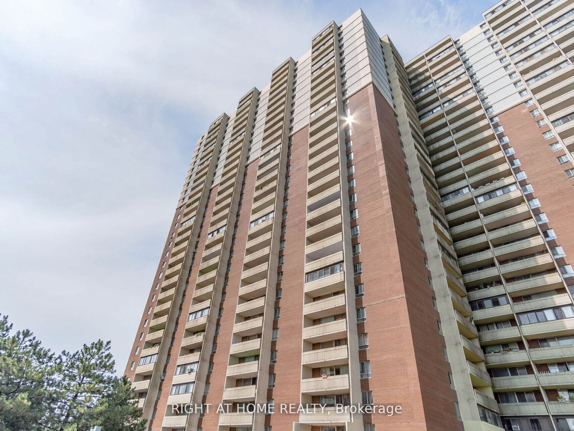 #2203 - 1 Massey Square Property Photo 1
