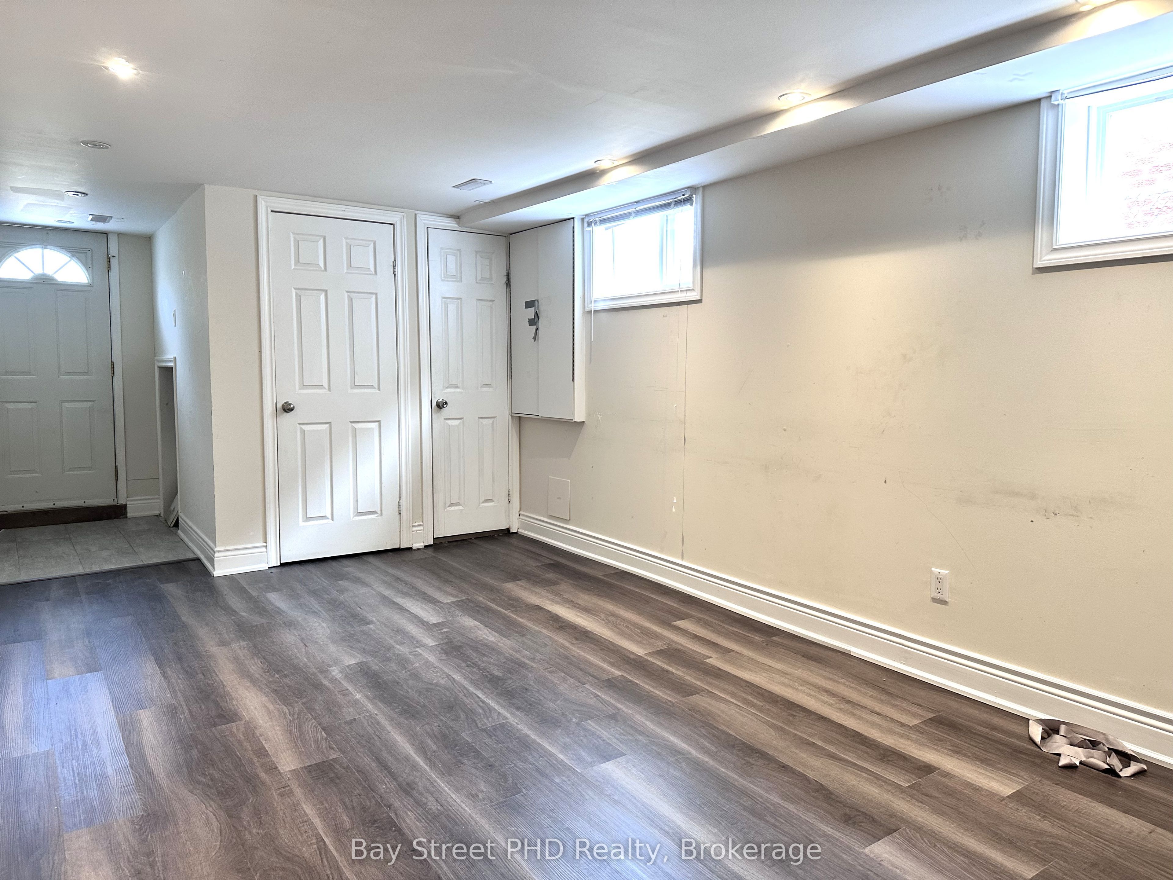 275 Timberbank Boulevard Property Photo 2