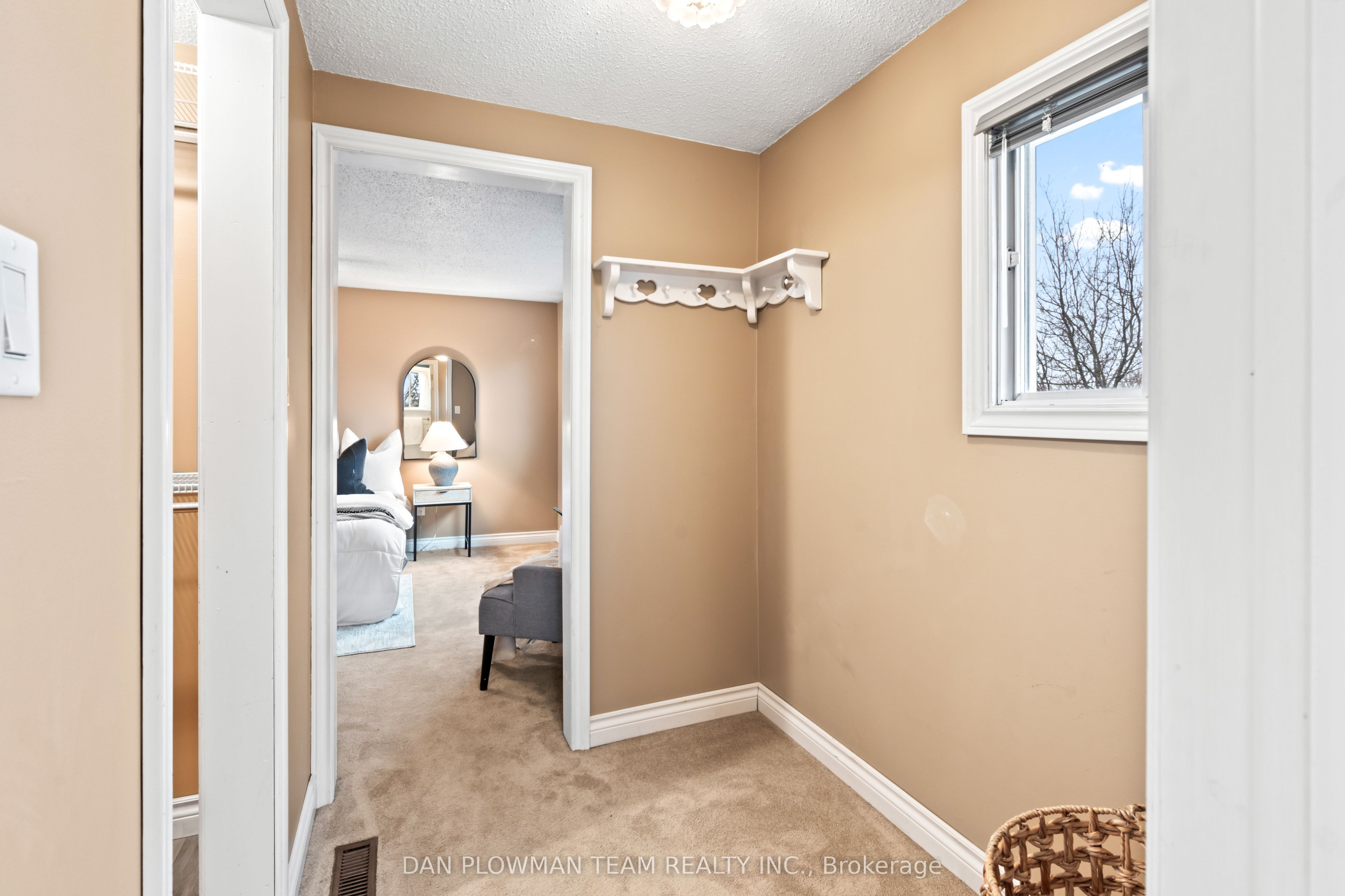 12 Vanessa Place Property Photo 17
