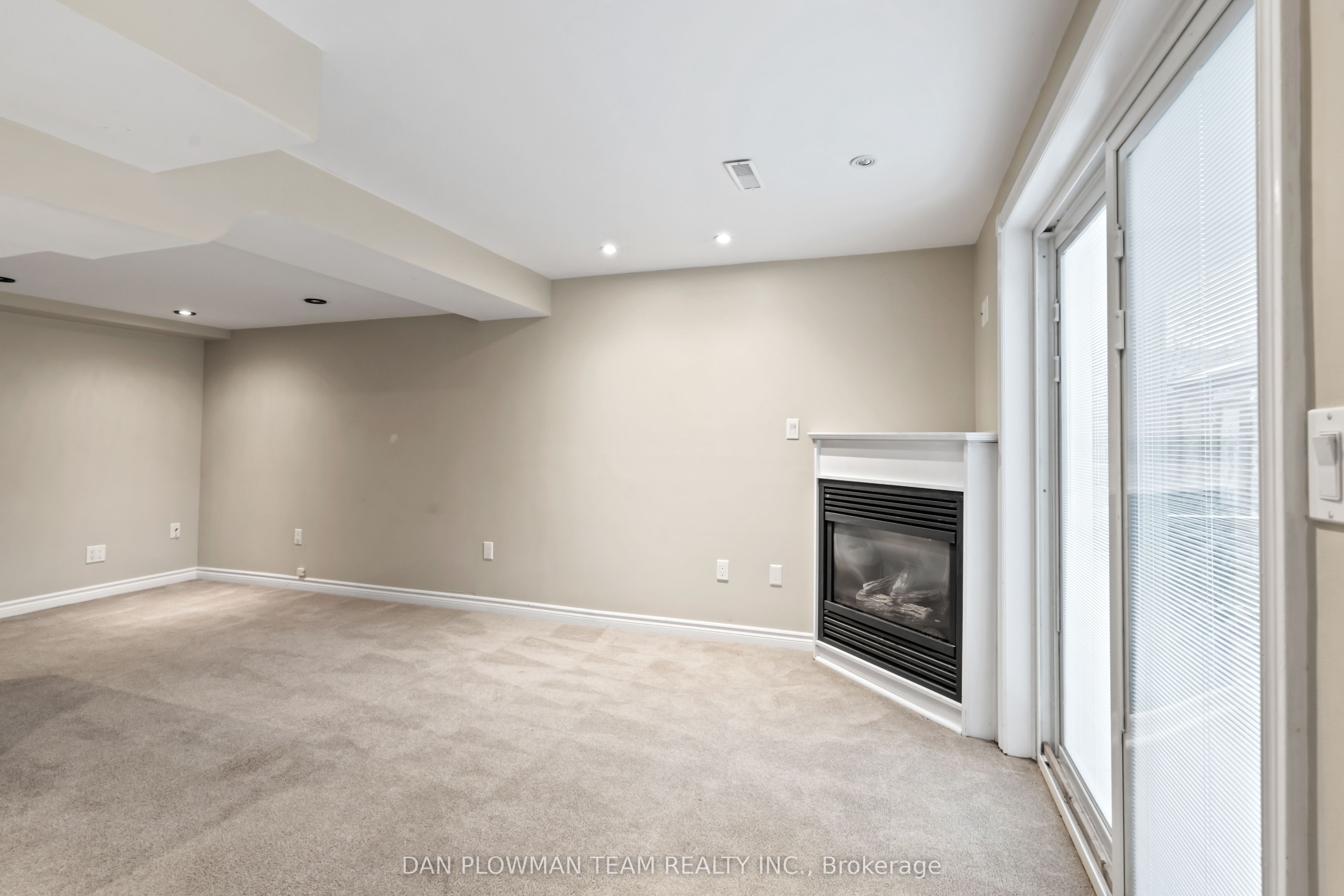 12 Vanessa Place Property Photo 27