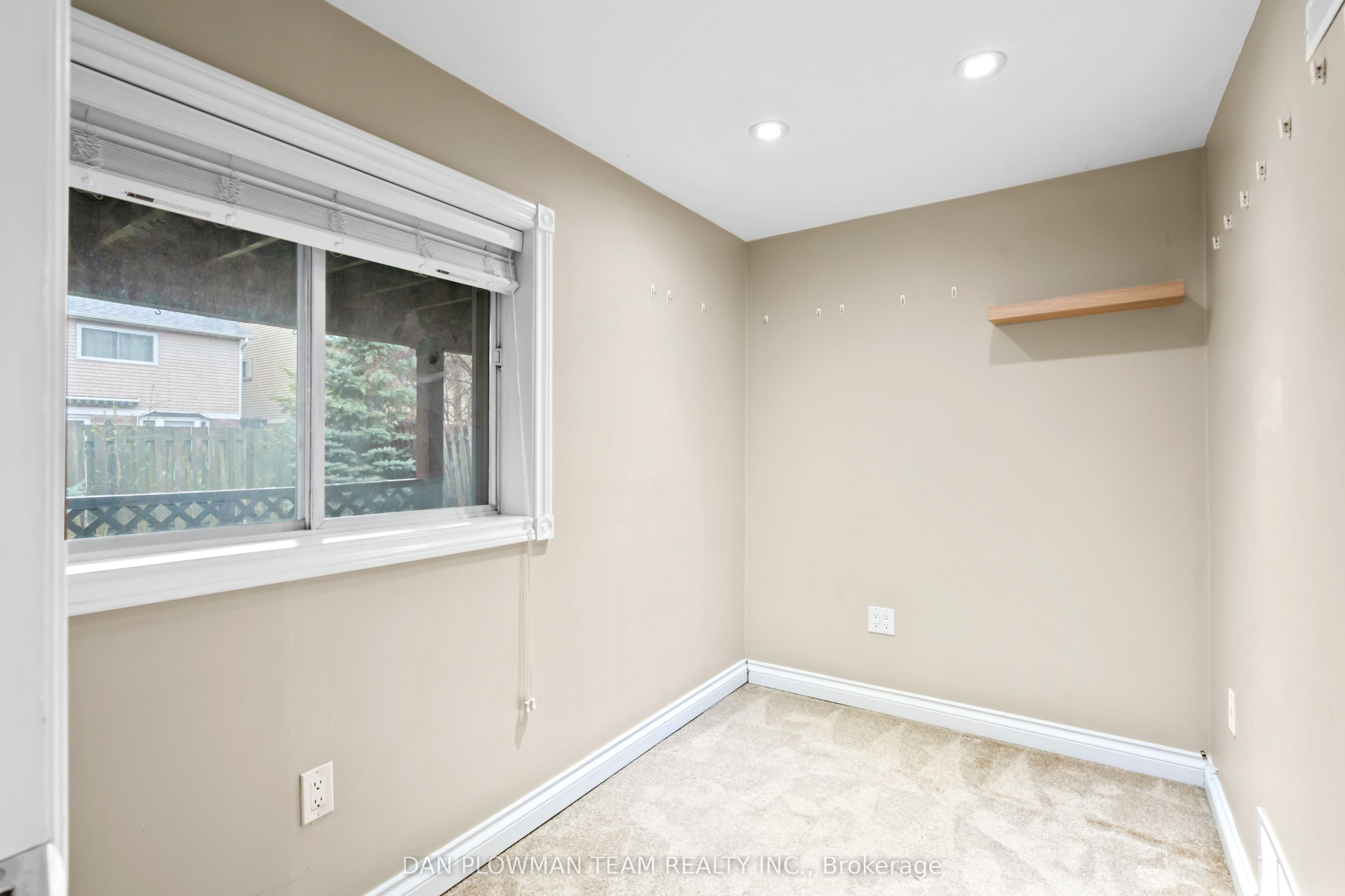 12 Vanessa Place Property Photo 28