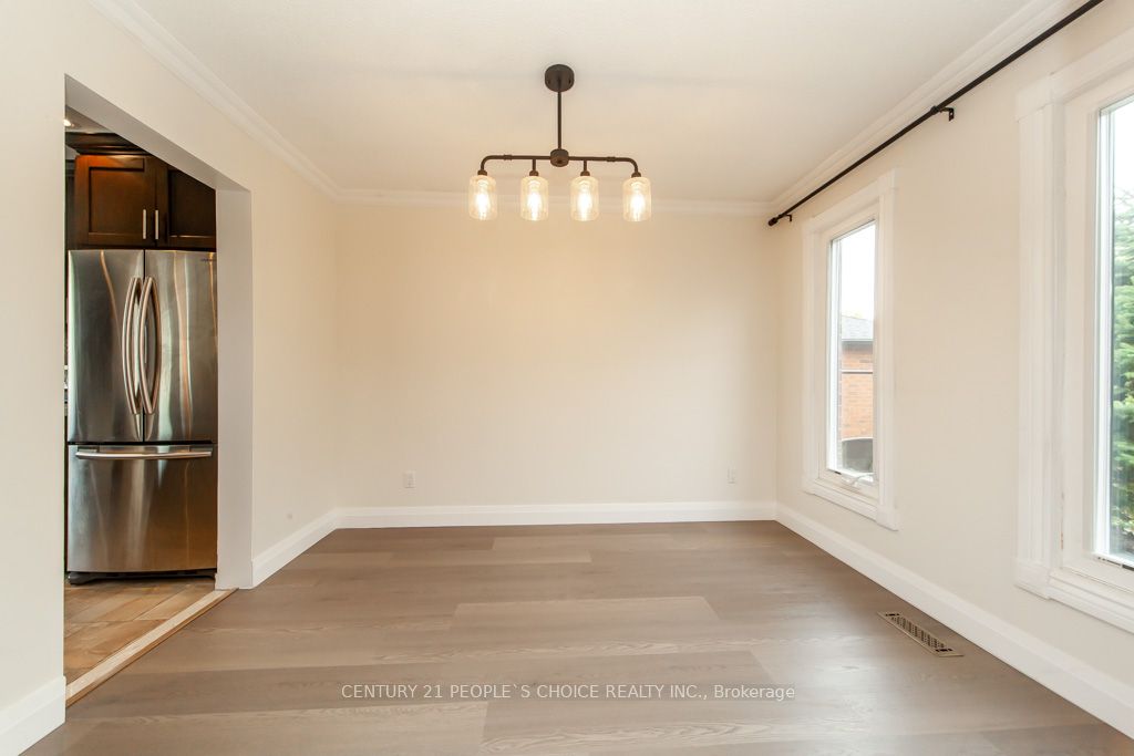 35 Fernbank Place Property Photo 5