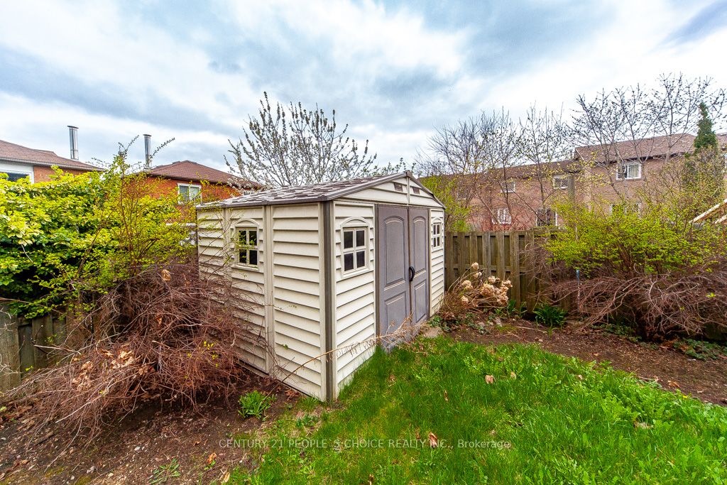 35 Fernbank Place Property Photo 7