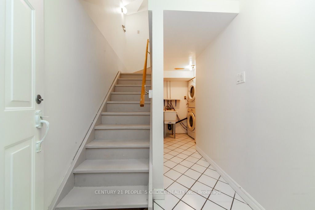 35 Fernbank Place Property Photo 9