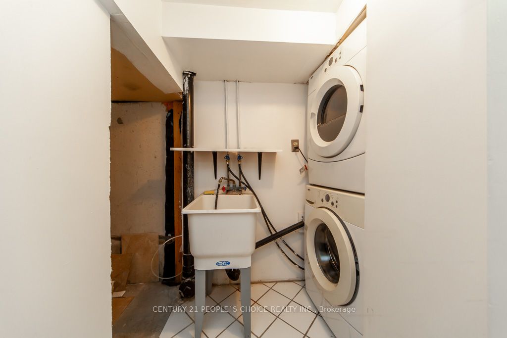 35 Fernbank Place Property Photo 10