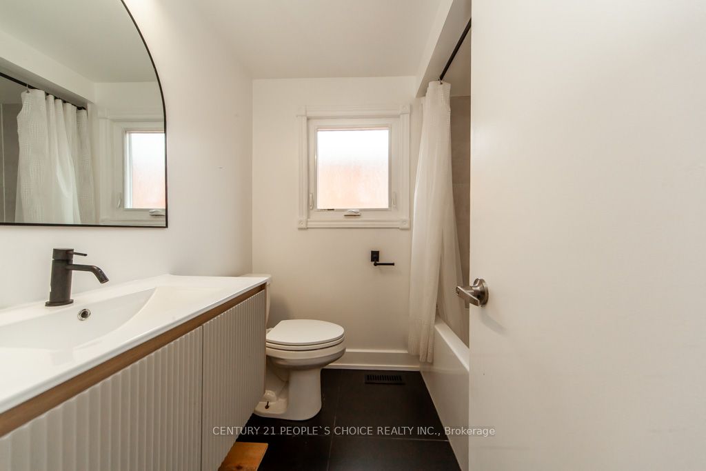 35 Fernbank Place Property Photo 25