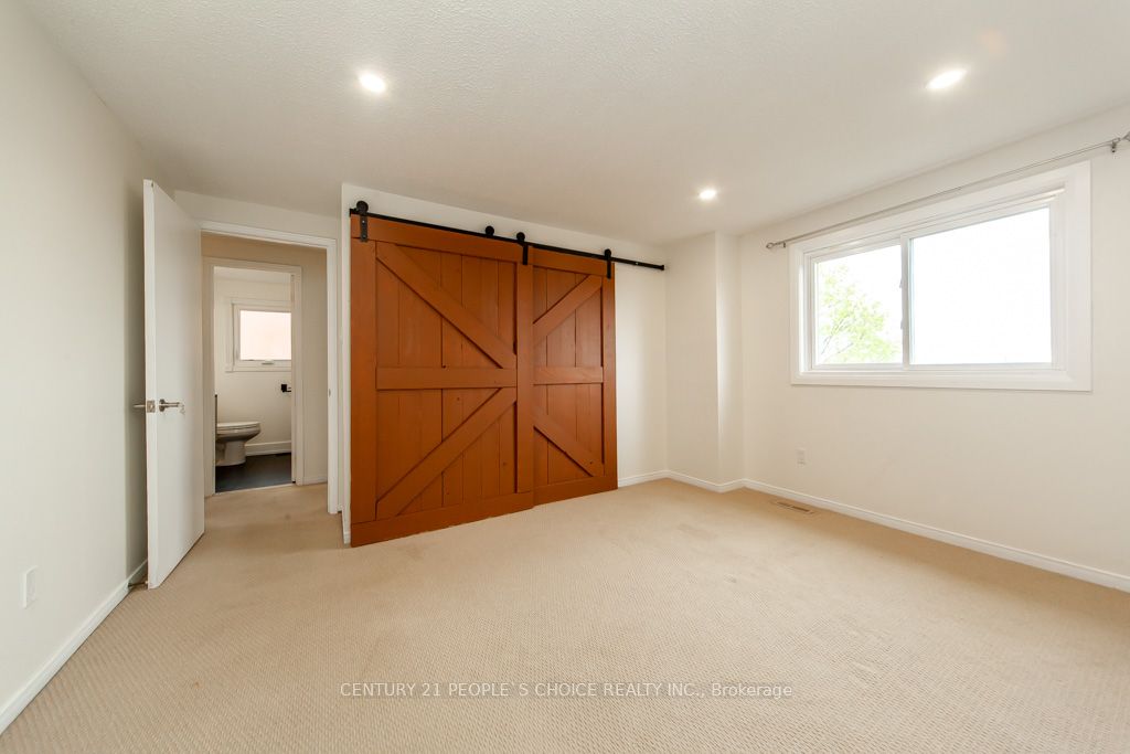 35 Fernbank Place Property Photo 29