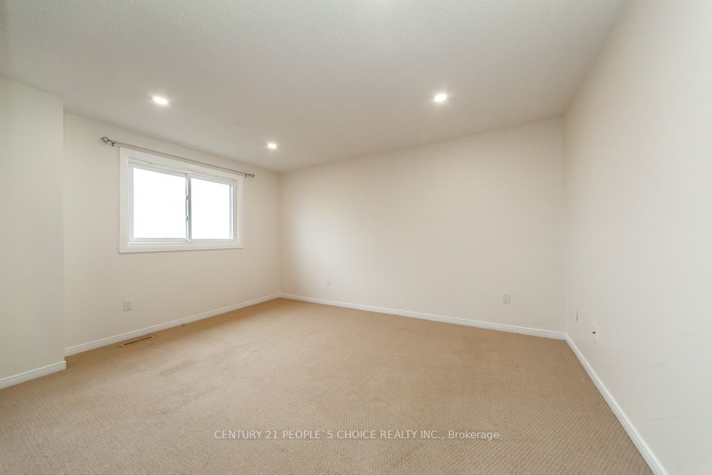 35 Fernbank Place Property Photo 30