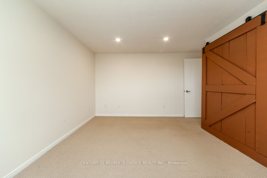 35 Fernbank Place Property Photo 31