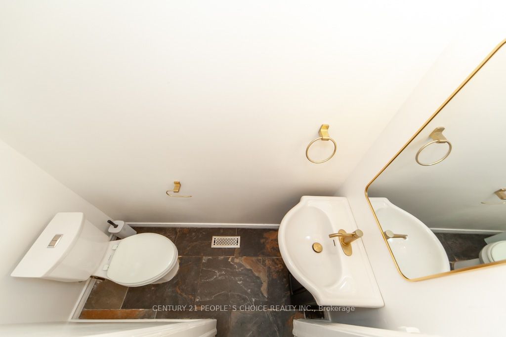 35 Fernbank Place Property Photo 35