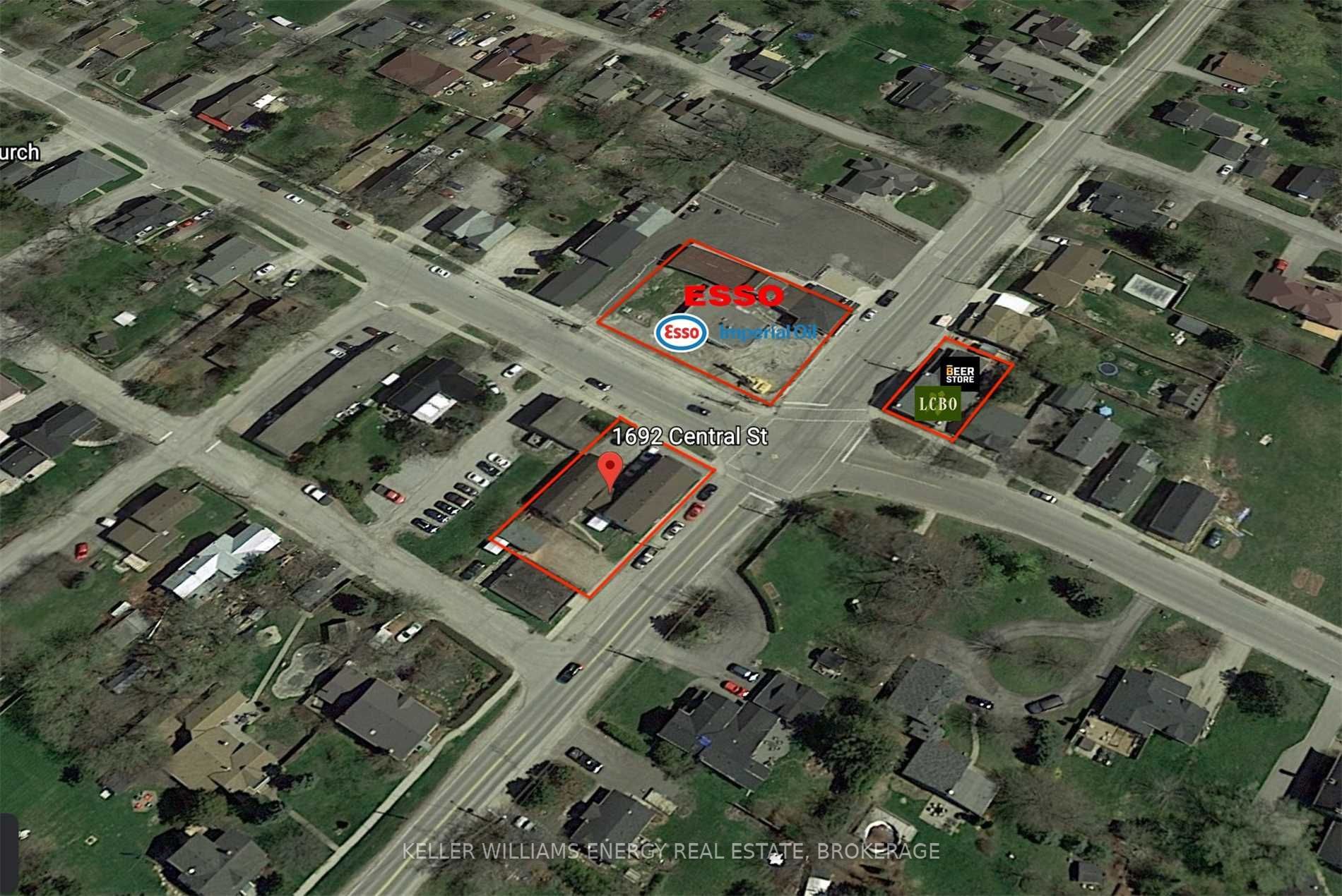 1692 Central Street Property Photo 5