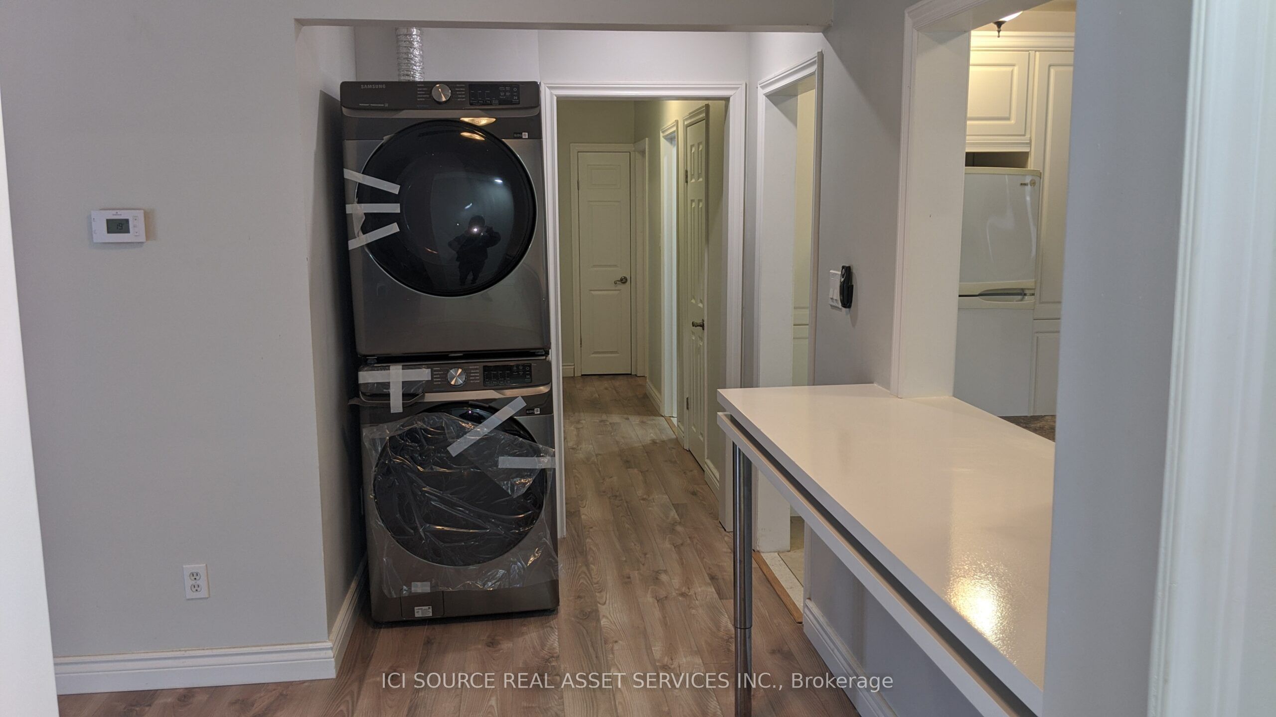 #upper Unit - 1152 Cedar Street Property Photo 12