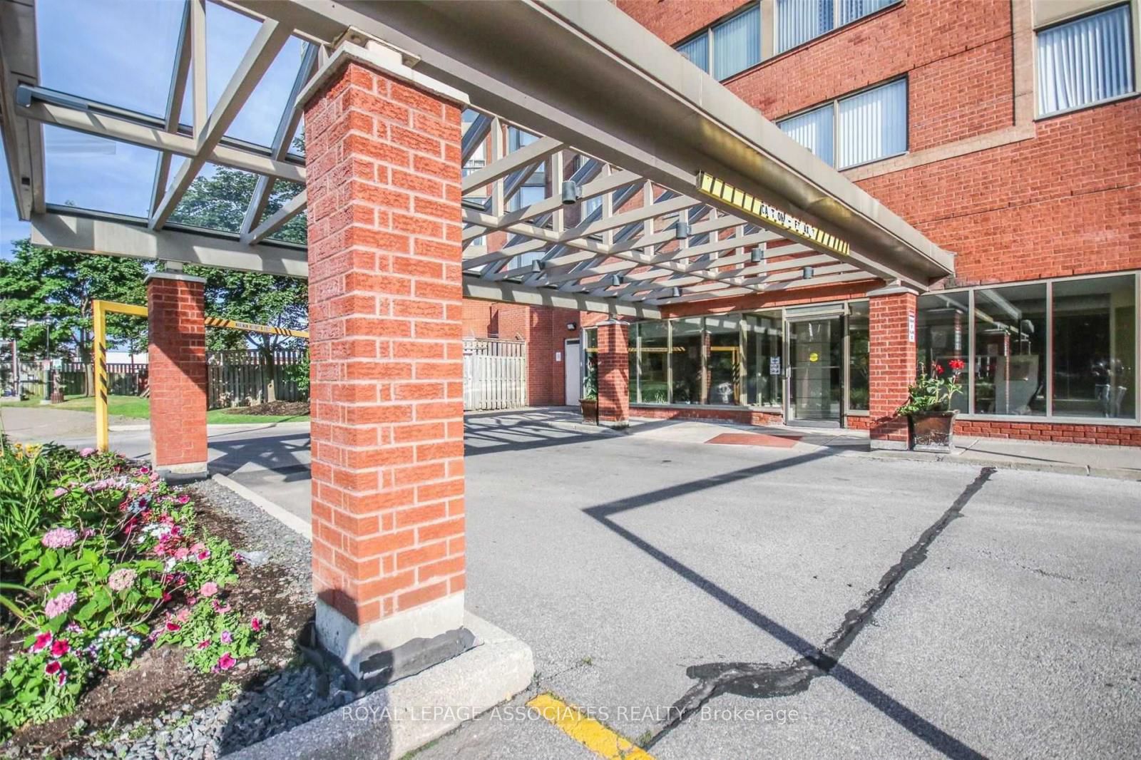 #lp11 - 2466 Eglinton Avenue Property Photo 2