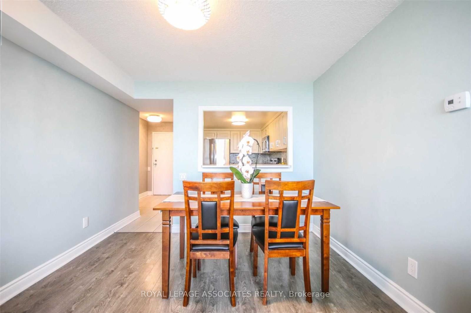 #lp11 - 2466 Eglinton Avenue Property Photo 9
