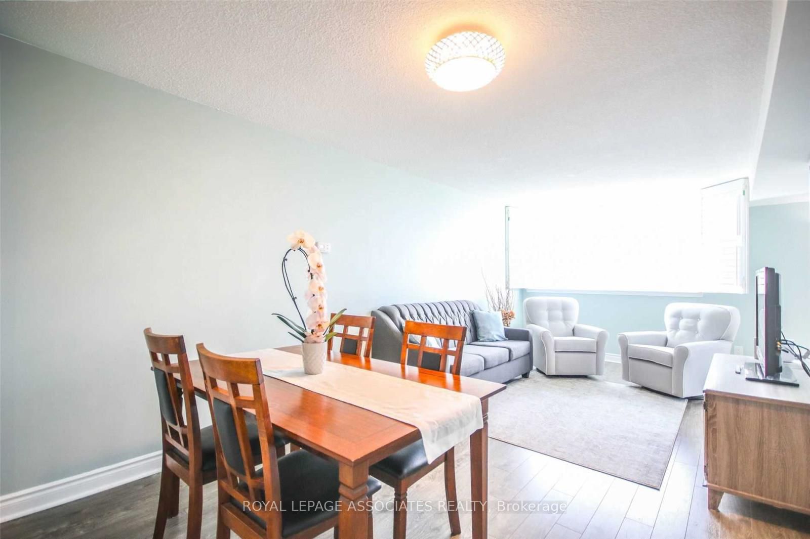 #lp11 - 2466 Eglinton Avenue Property Photo 10