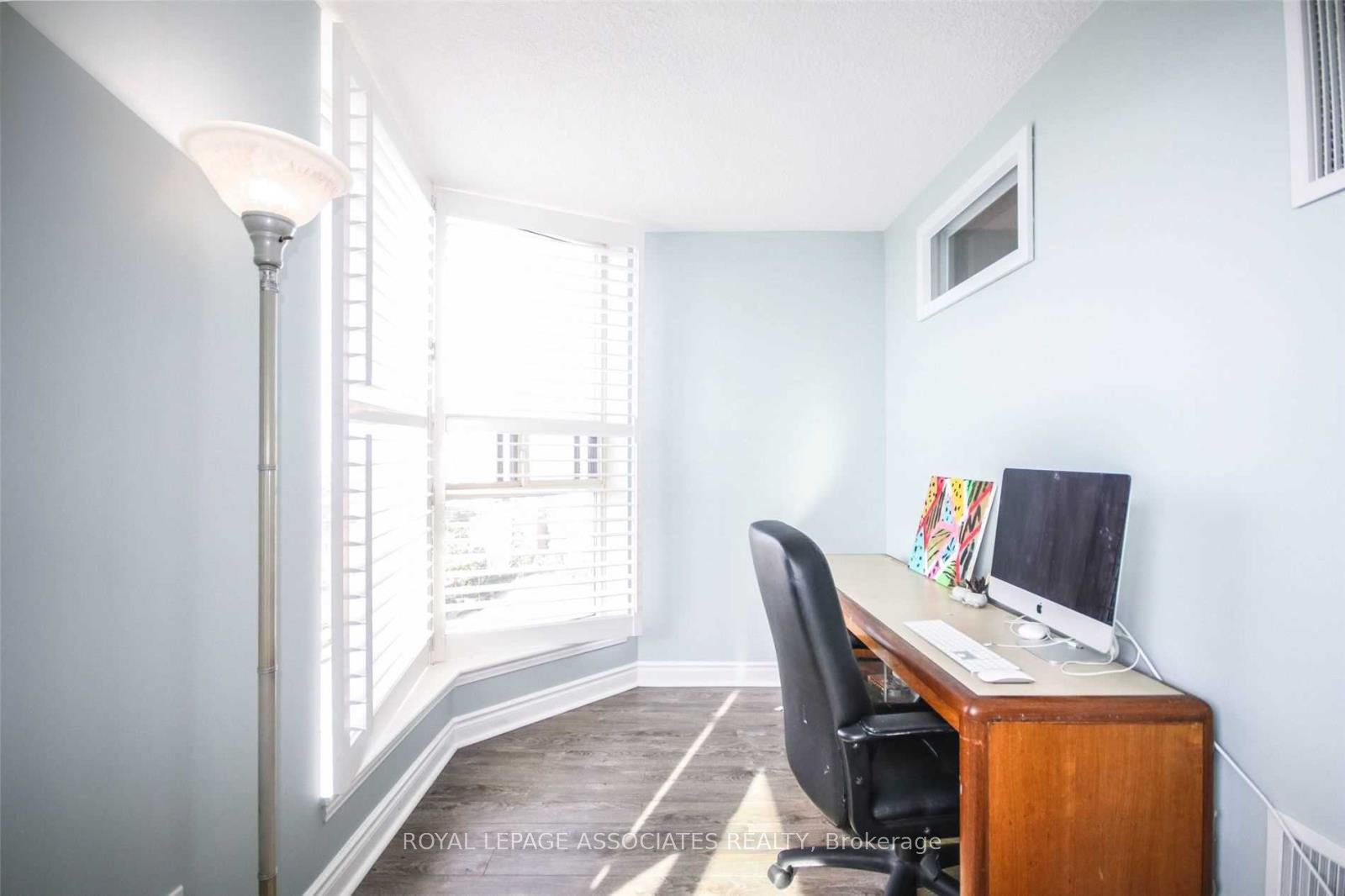 #lp11 - 2466 Eglinton Avenue Property Photo 16