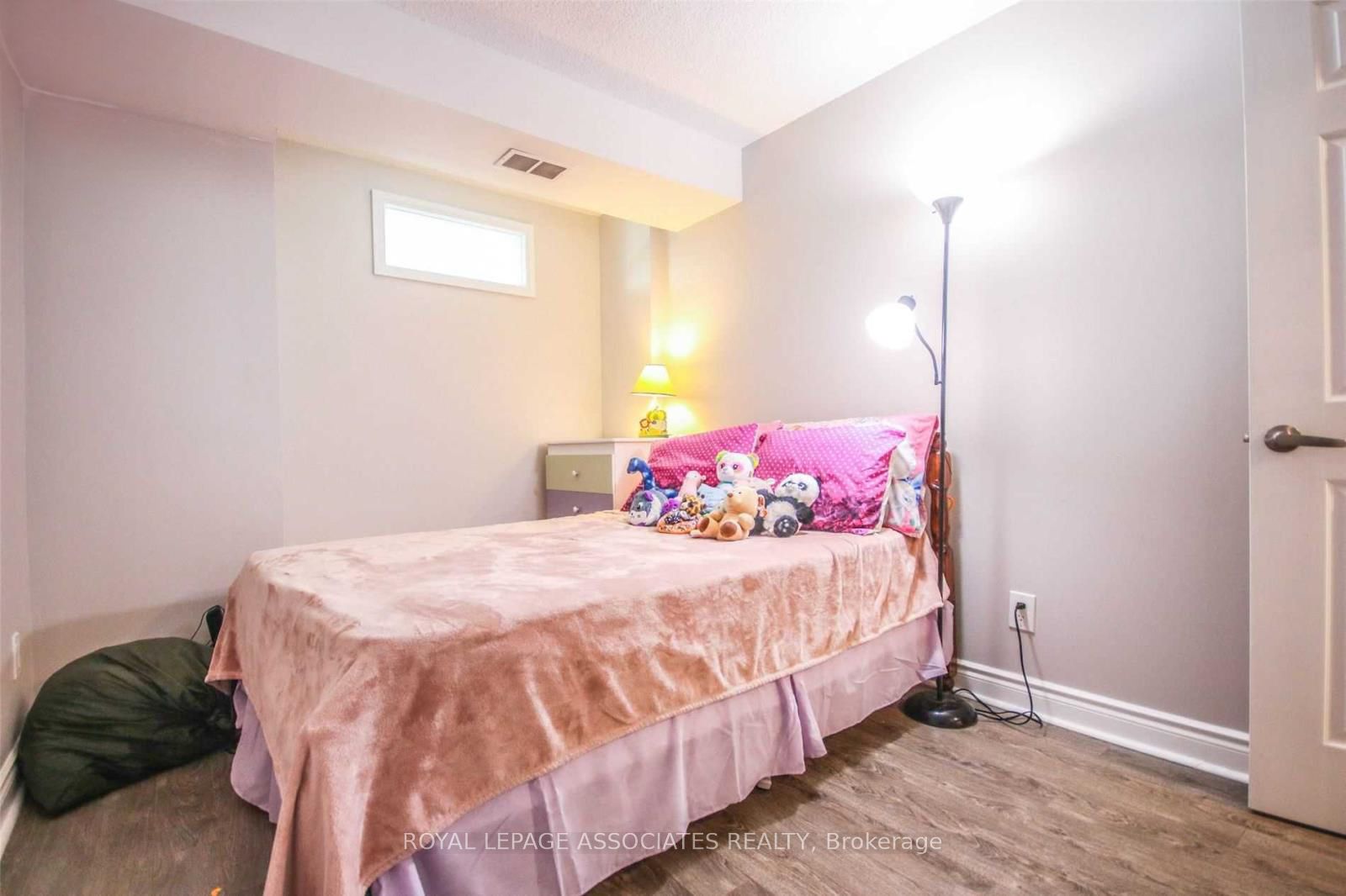 #lp11 - 2466 Eglinton Avenue Property Photo 24