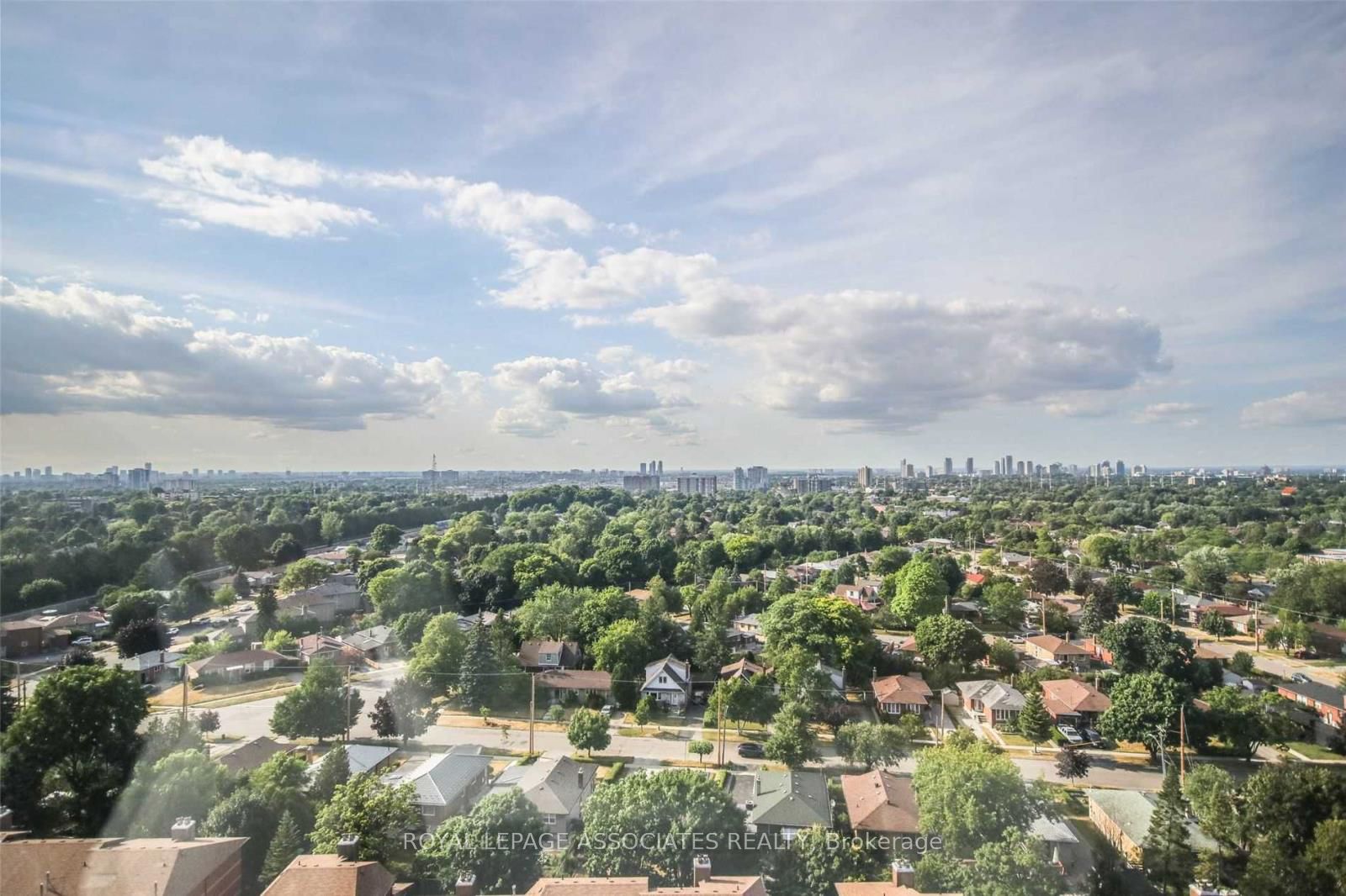 #lp11 - 2466 Eglinton Avenue Property Photo 26