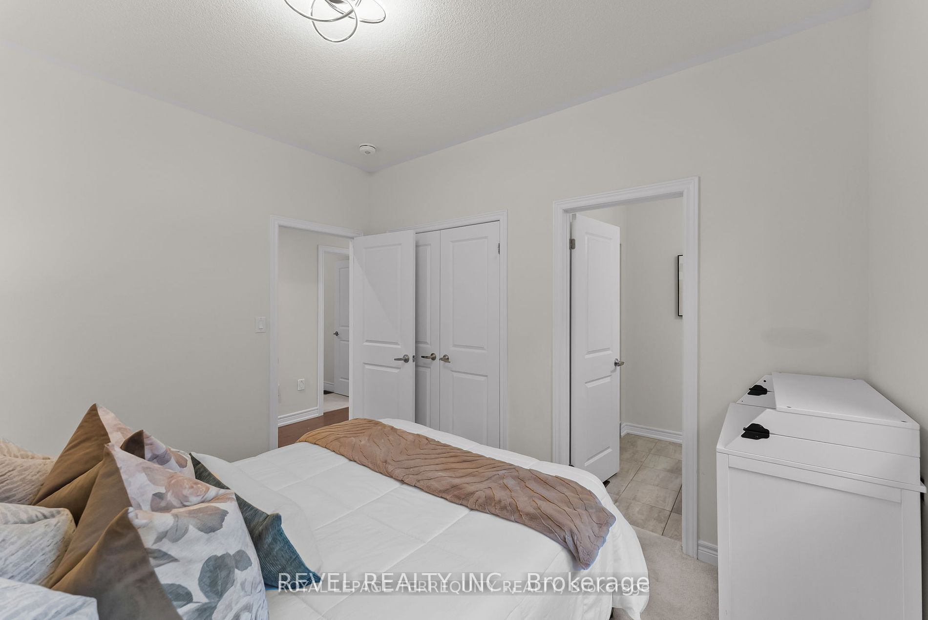 24 Auckland Drive Property Photo 35