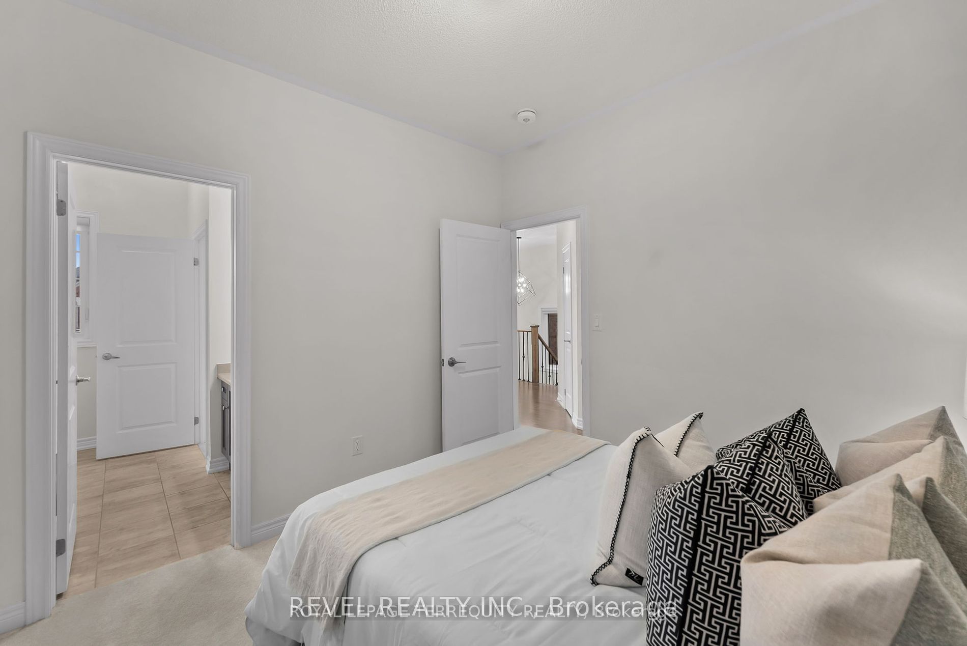 24 Auckland Drive Property Photo 37