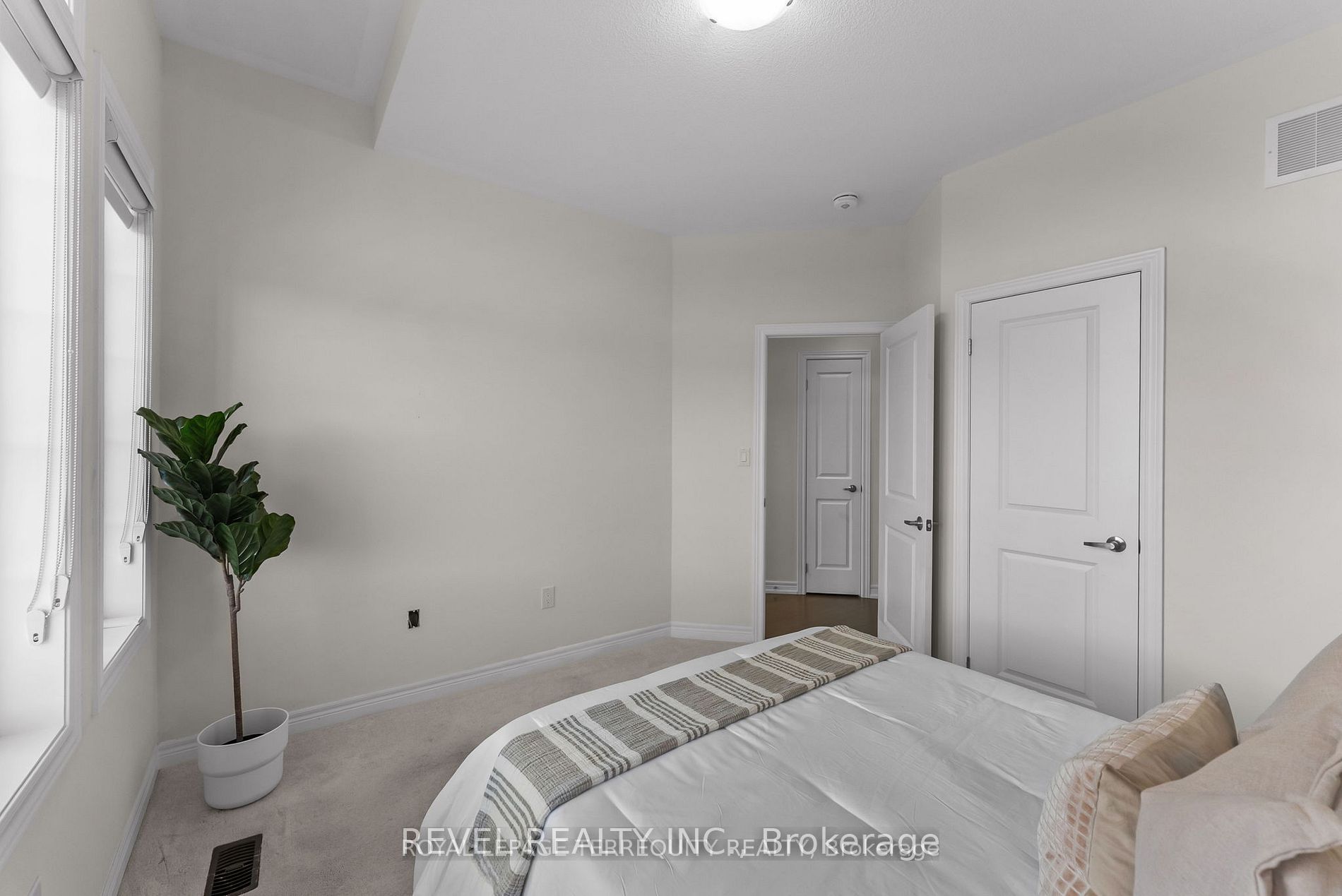 24 Auckland Drive Property Photo 39