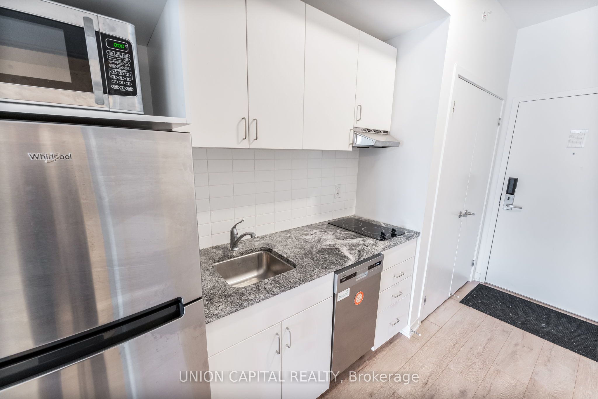 1800 Simcoe Street 201 Property Photo 5
