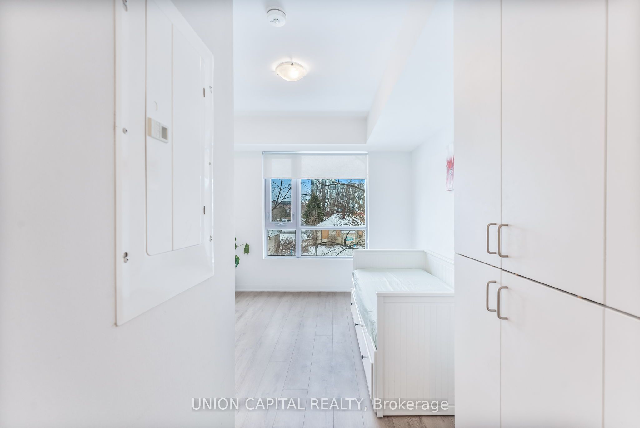 1800 Simcoe Street 201 Property Photo 6