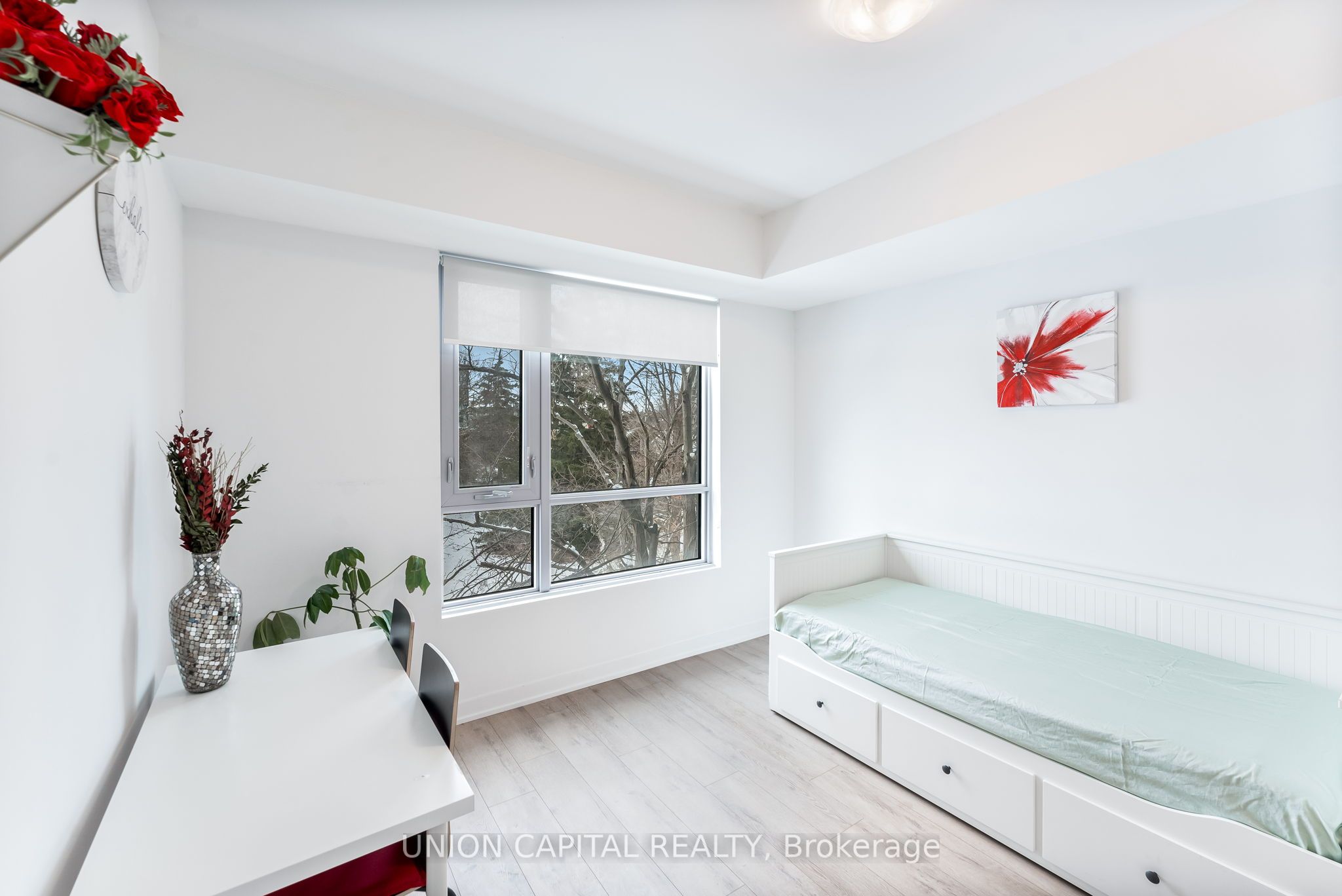 1800 Simcoe Street 201 Property Photo 8