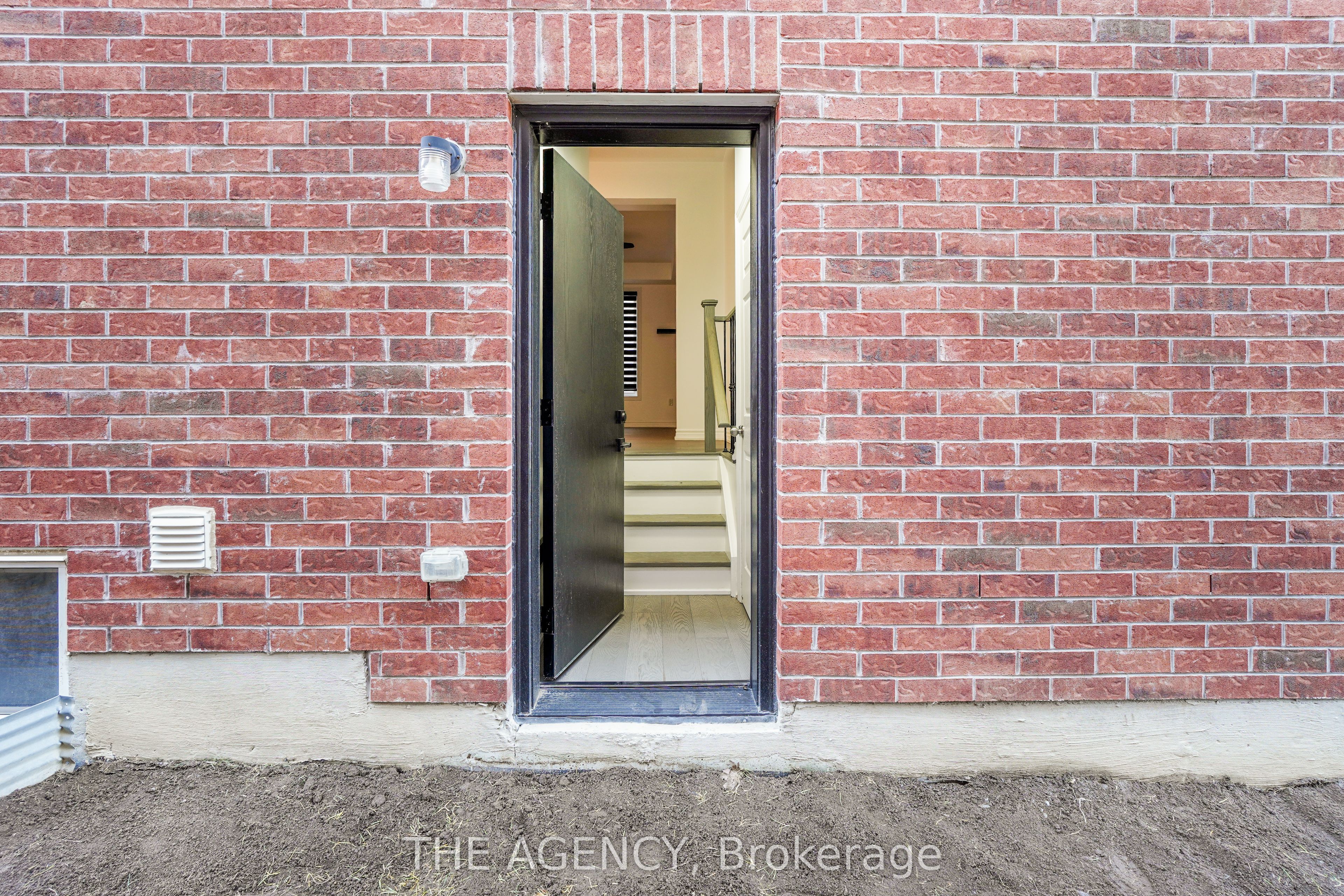 10 Moses Cres Property Photo 22