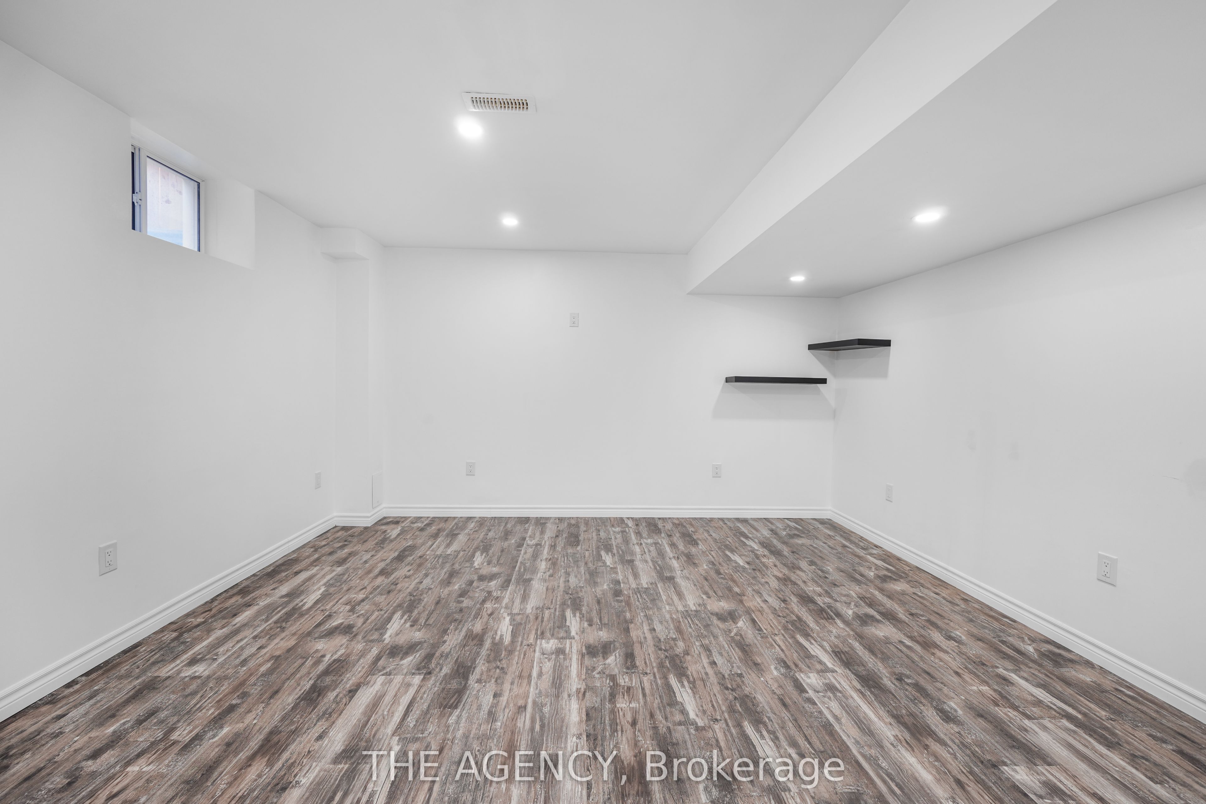 10 Moses Cres Property Photo 25
