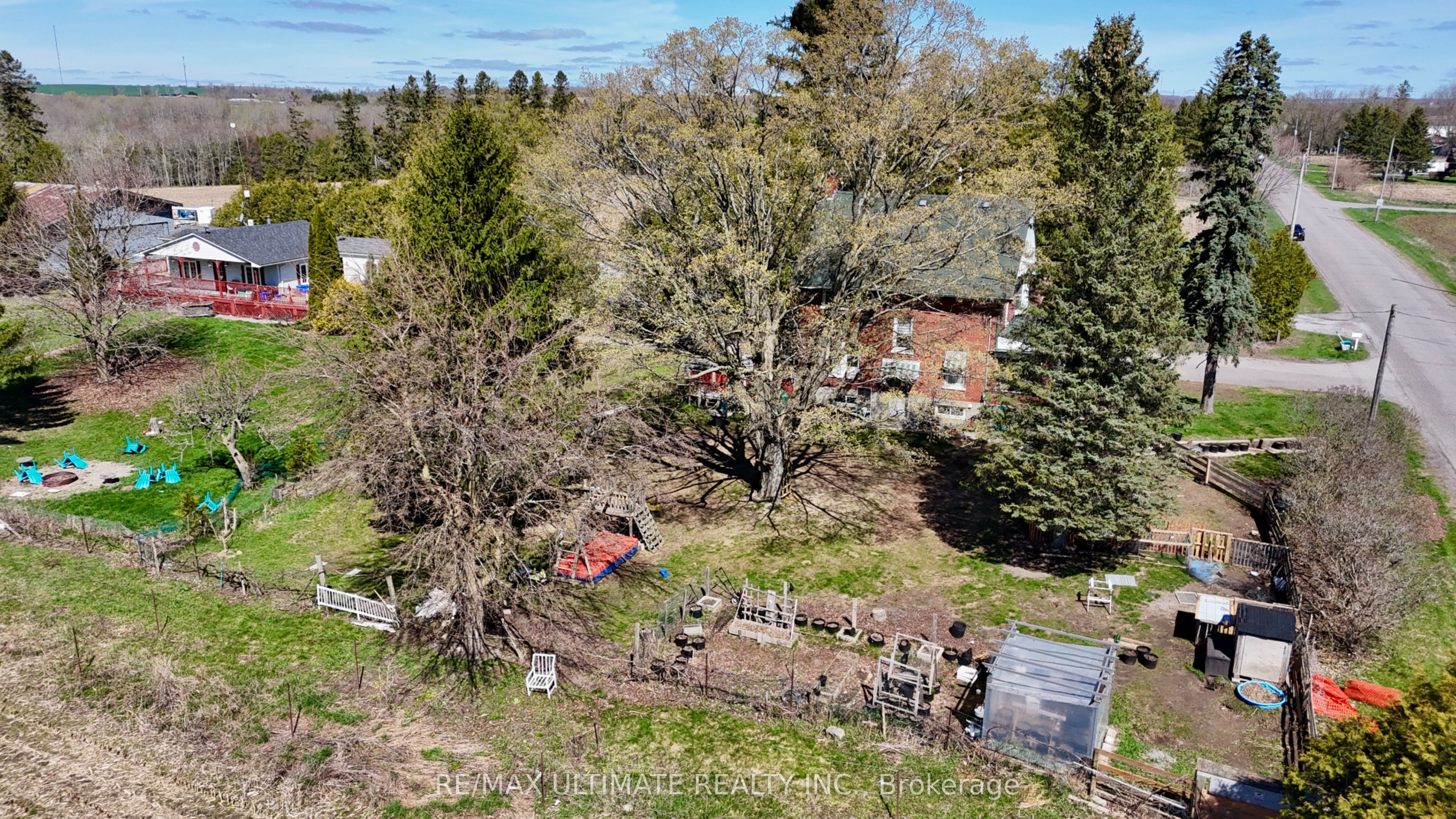 4392 Solina Rd Property Photo 5