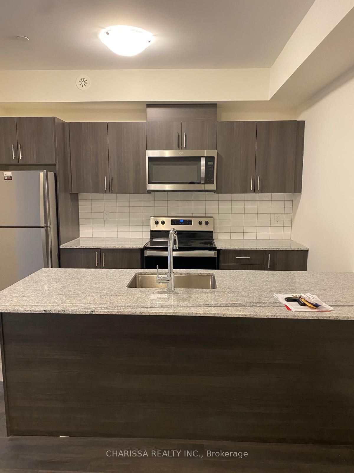 #9 - 30 Liben Way Property Photo 3