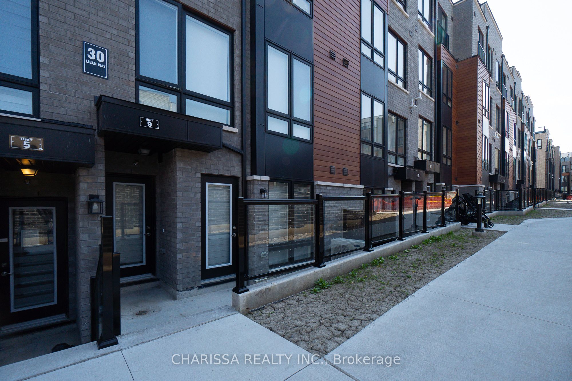 #9 - 30 Liben Way Property Photo 6