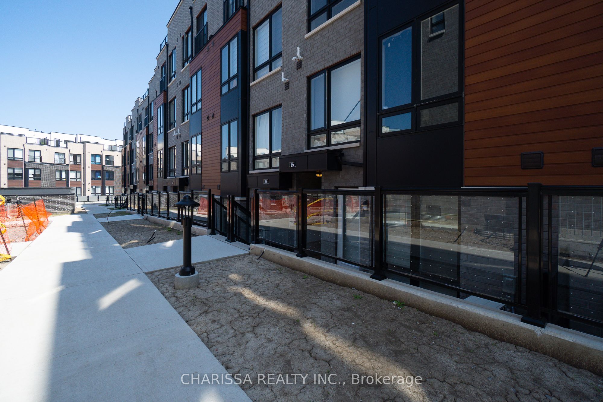 #9 - 30 Liben Way Property Photo 26