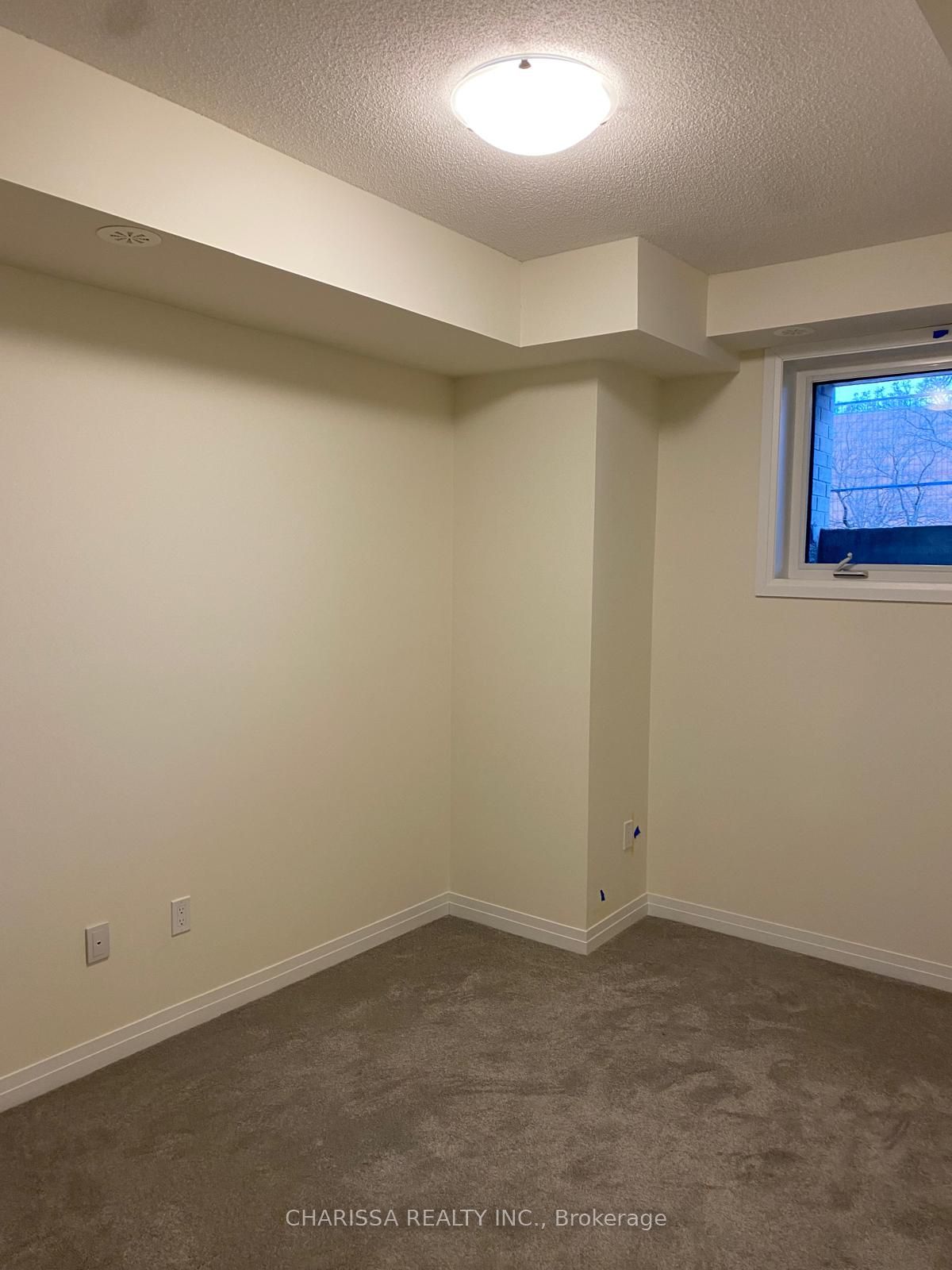 #33 - 30 Liben Way Property Photo 32