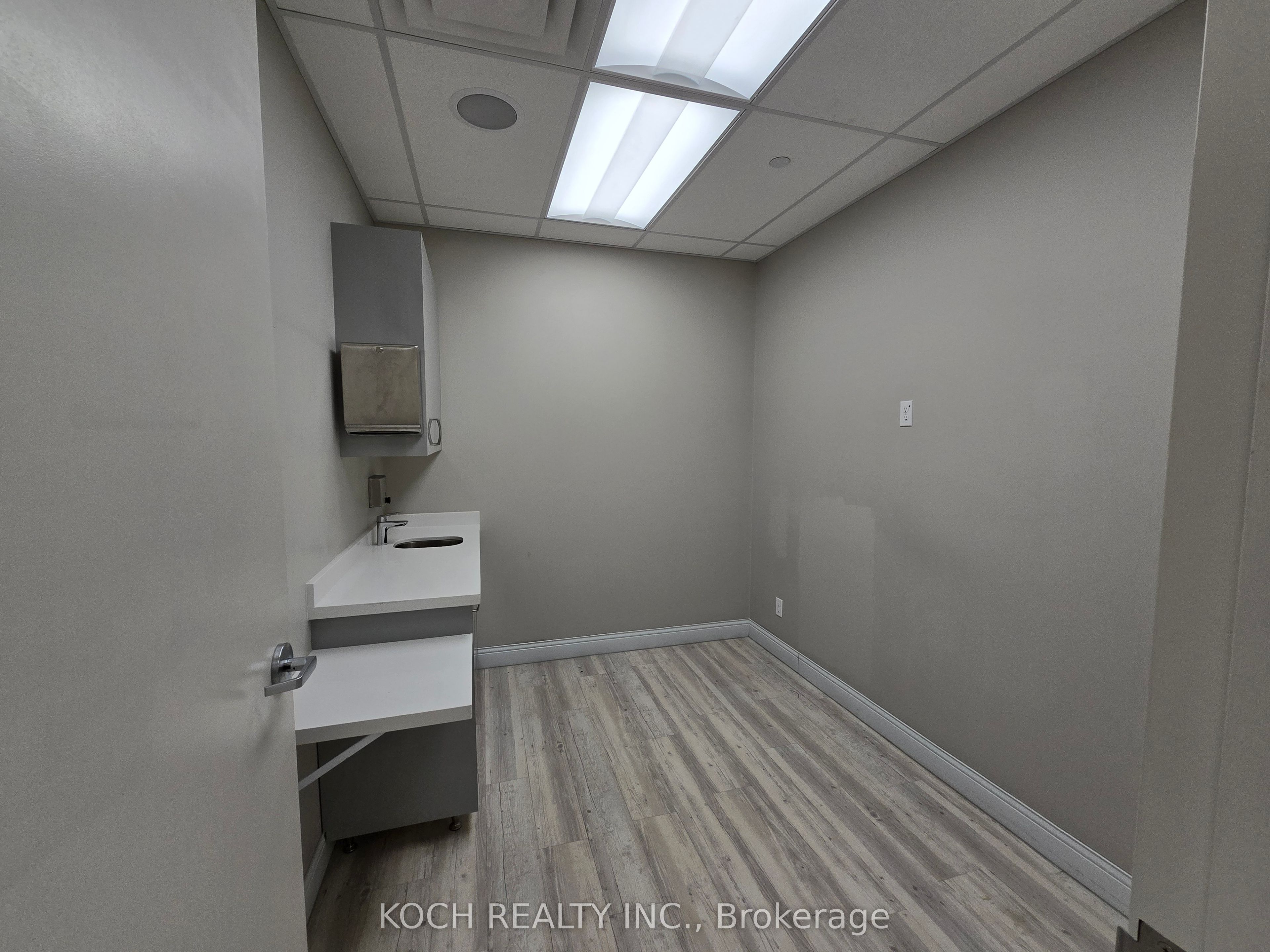 #201 - 95 Bayly Street Property Photo 7